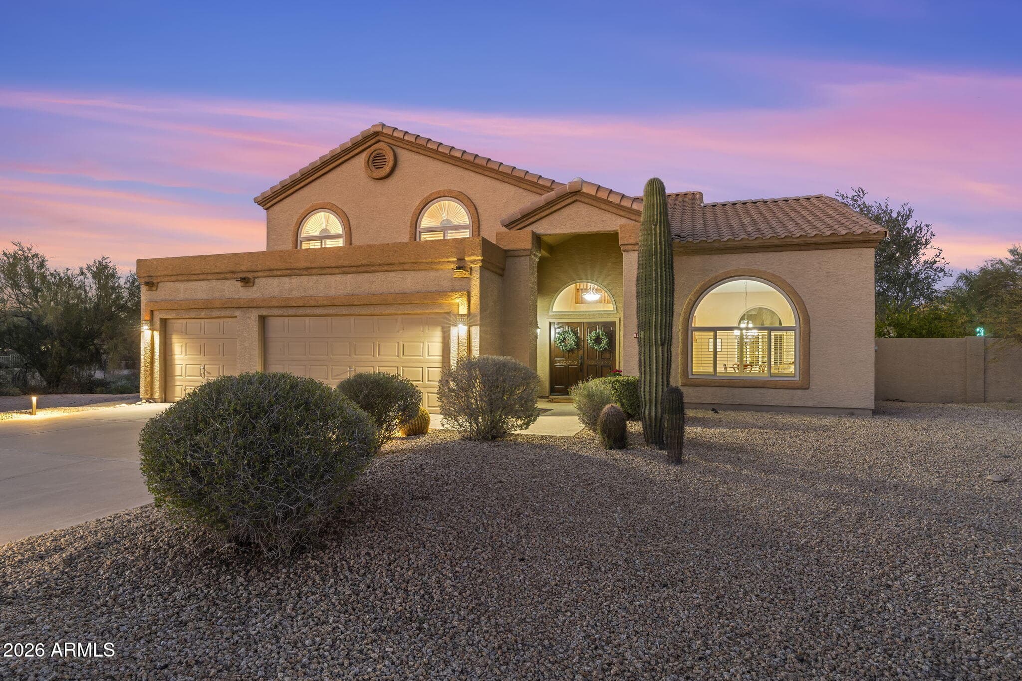 8530 E Lariat Ln — photo 1