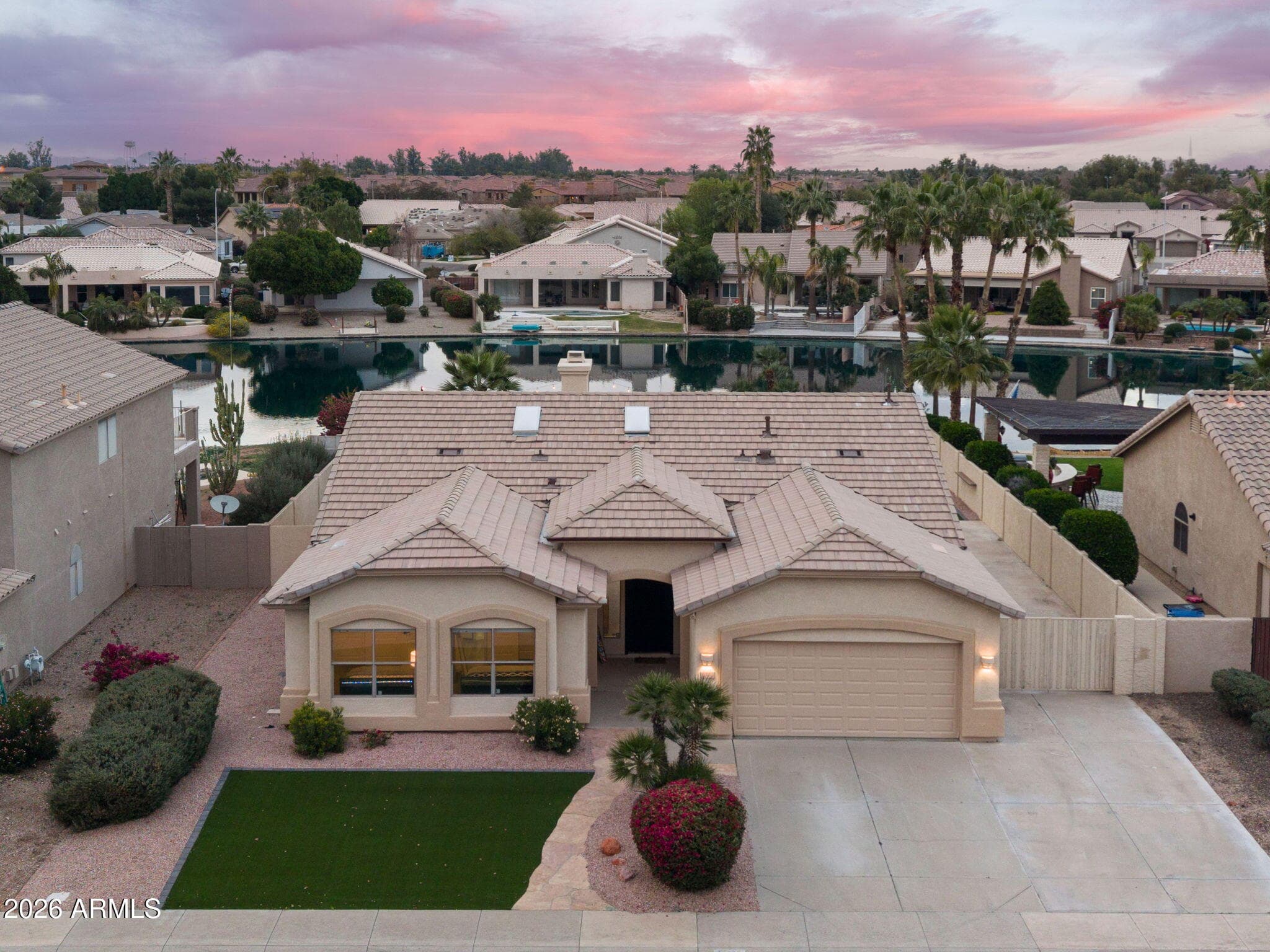 844 W Beechnut Dr — photo 2