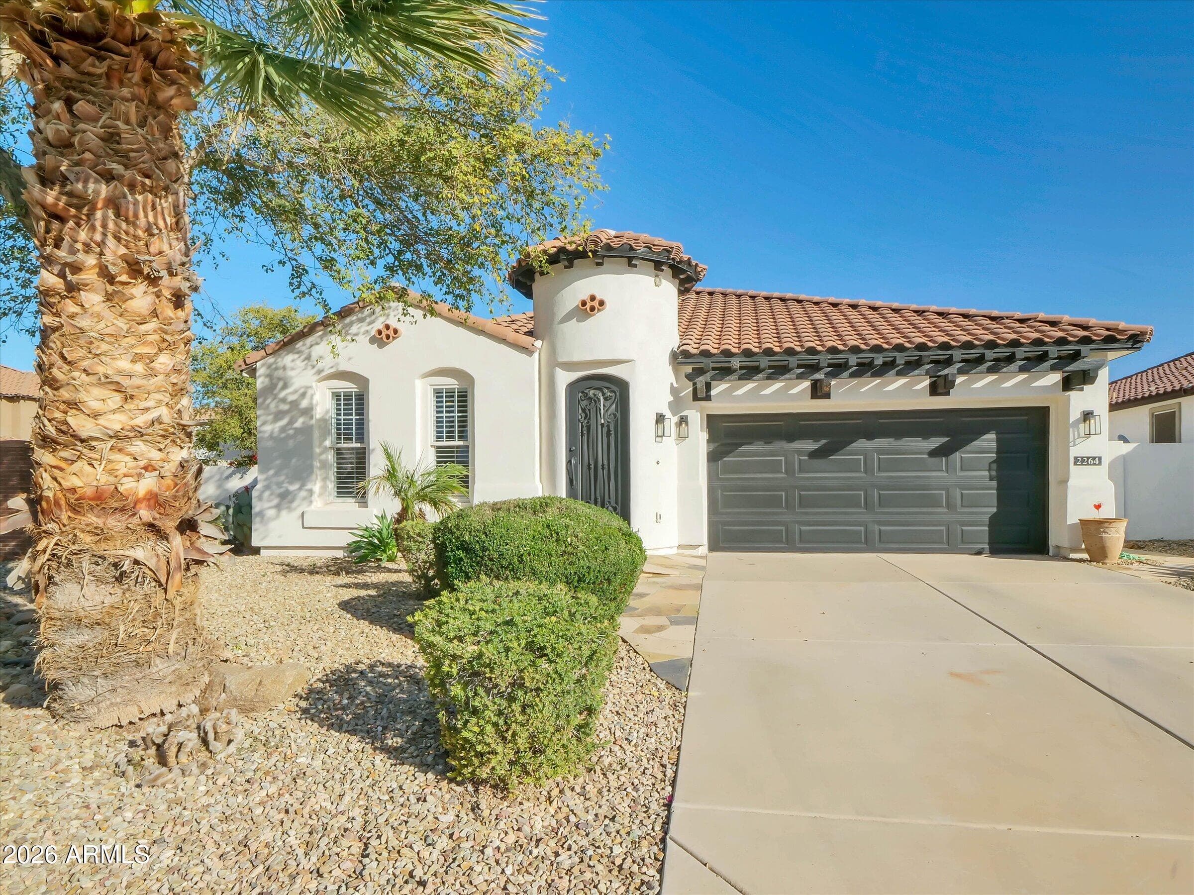 2264 E Desert Broom Pl — photo 1