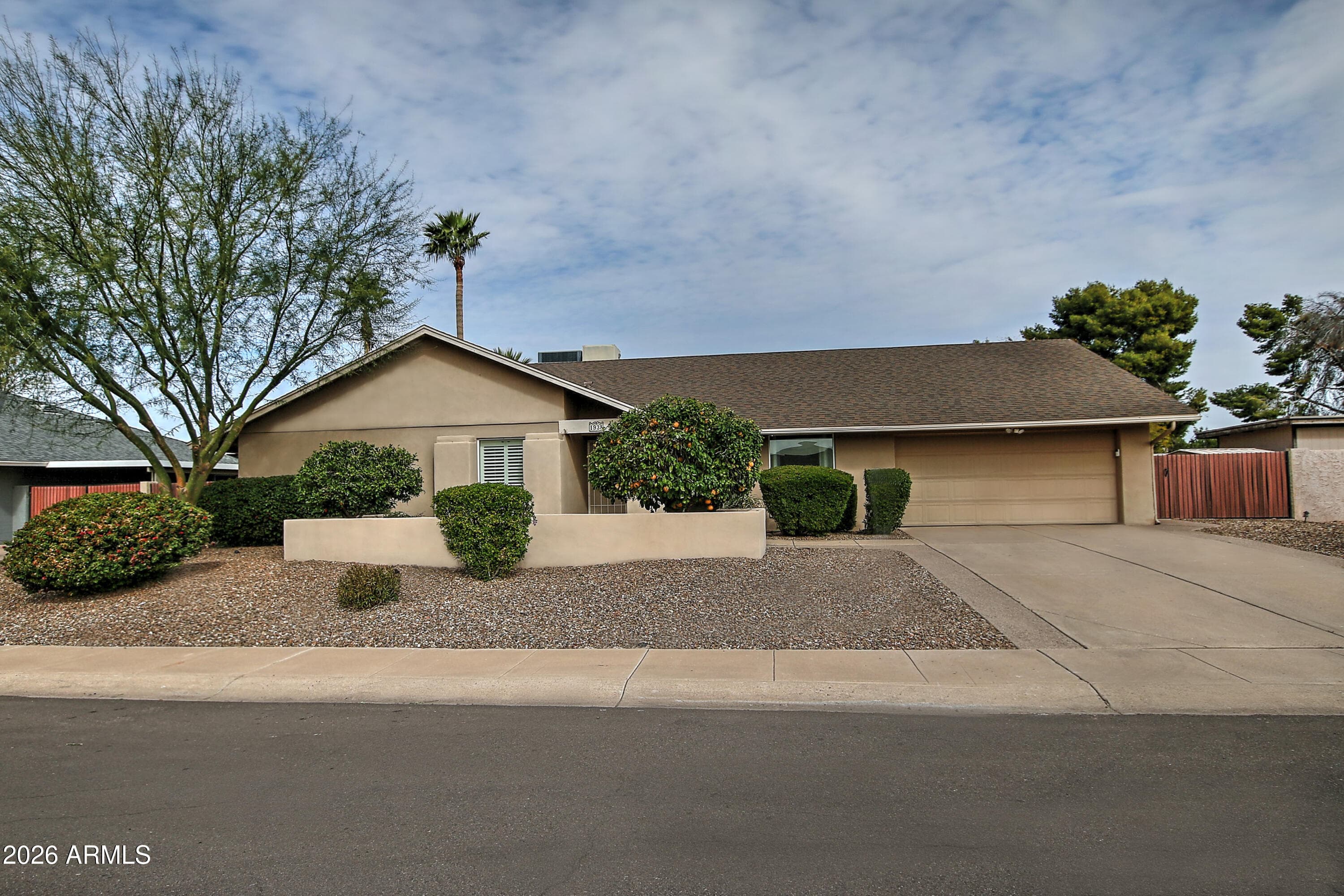 1938 E Diamond Dr — photo 1