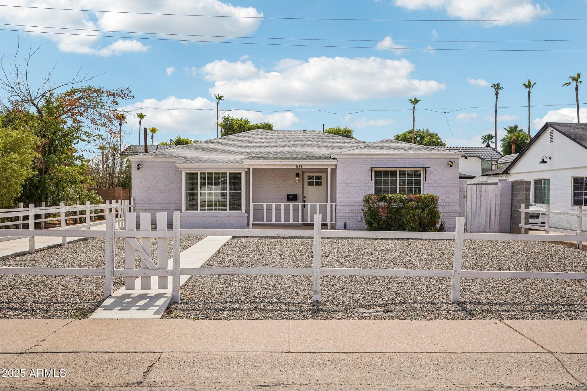 511 E Cheery Lynn Rd — photo 2