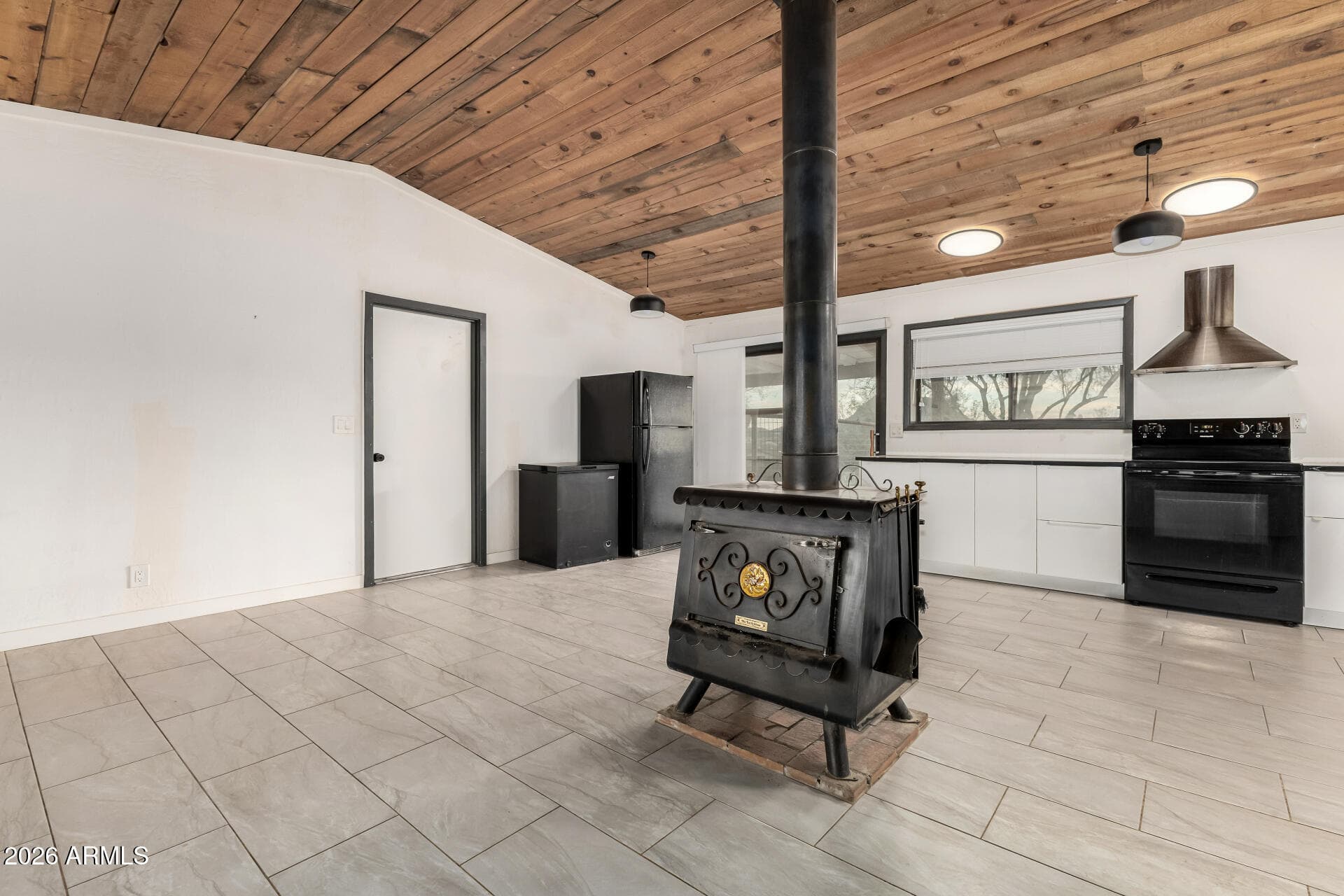 49416 N 26th Ave — photo 2