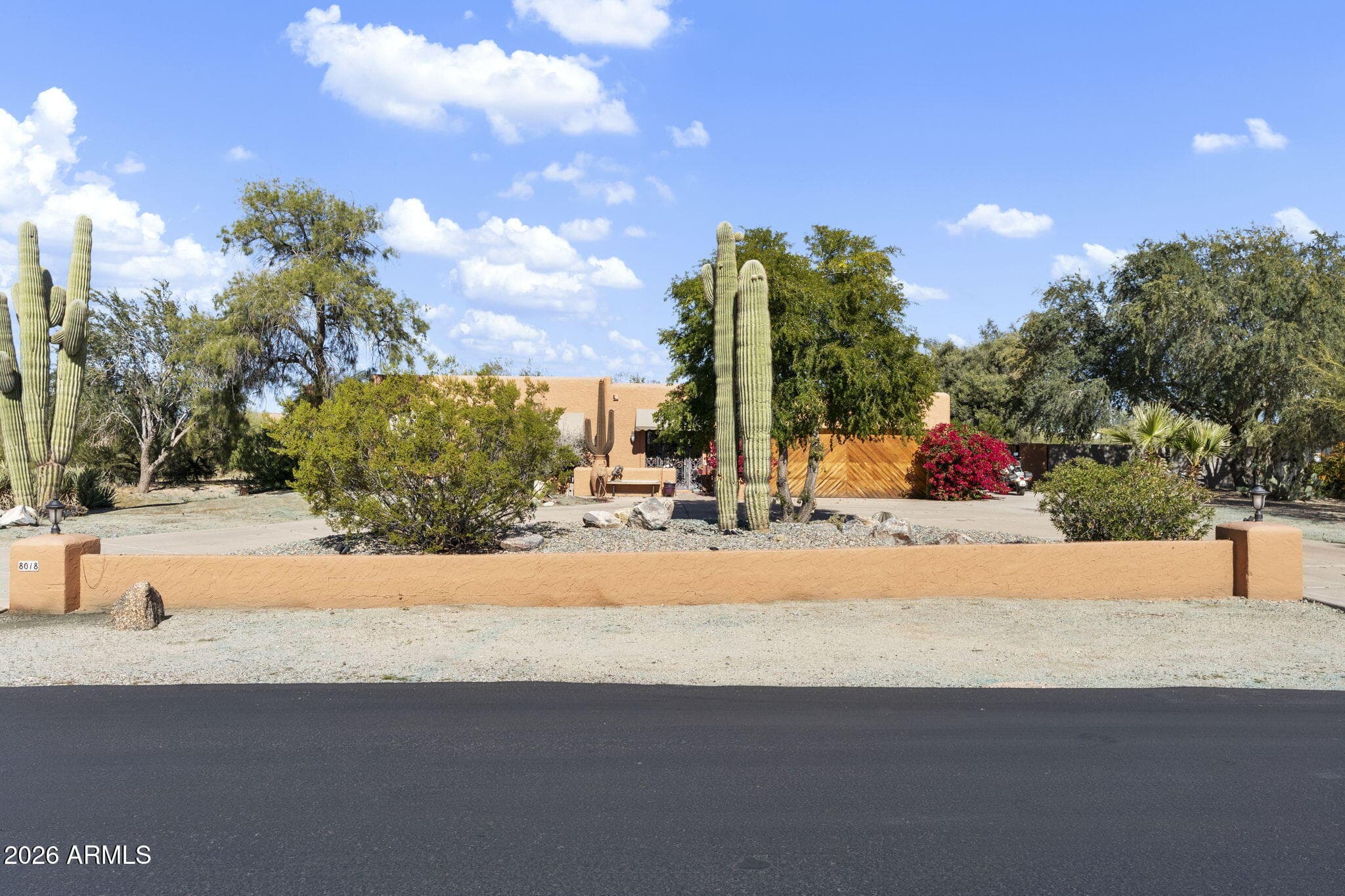 8018 E Vista Bonita Dr — photo 1