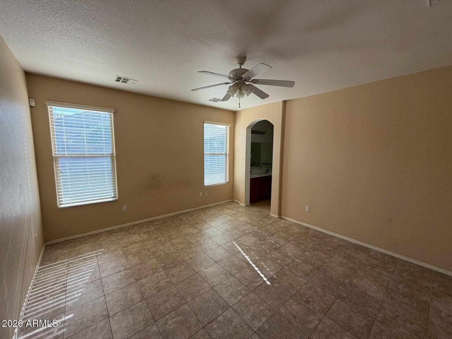 46157 W Holly Dr — photo 2