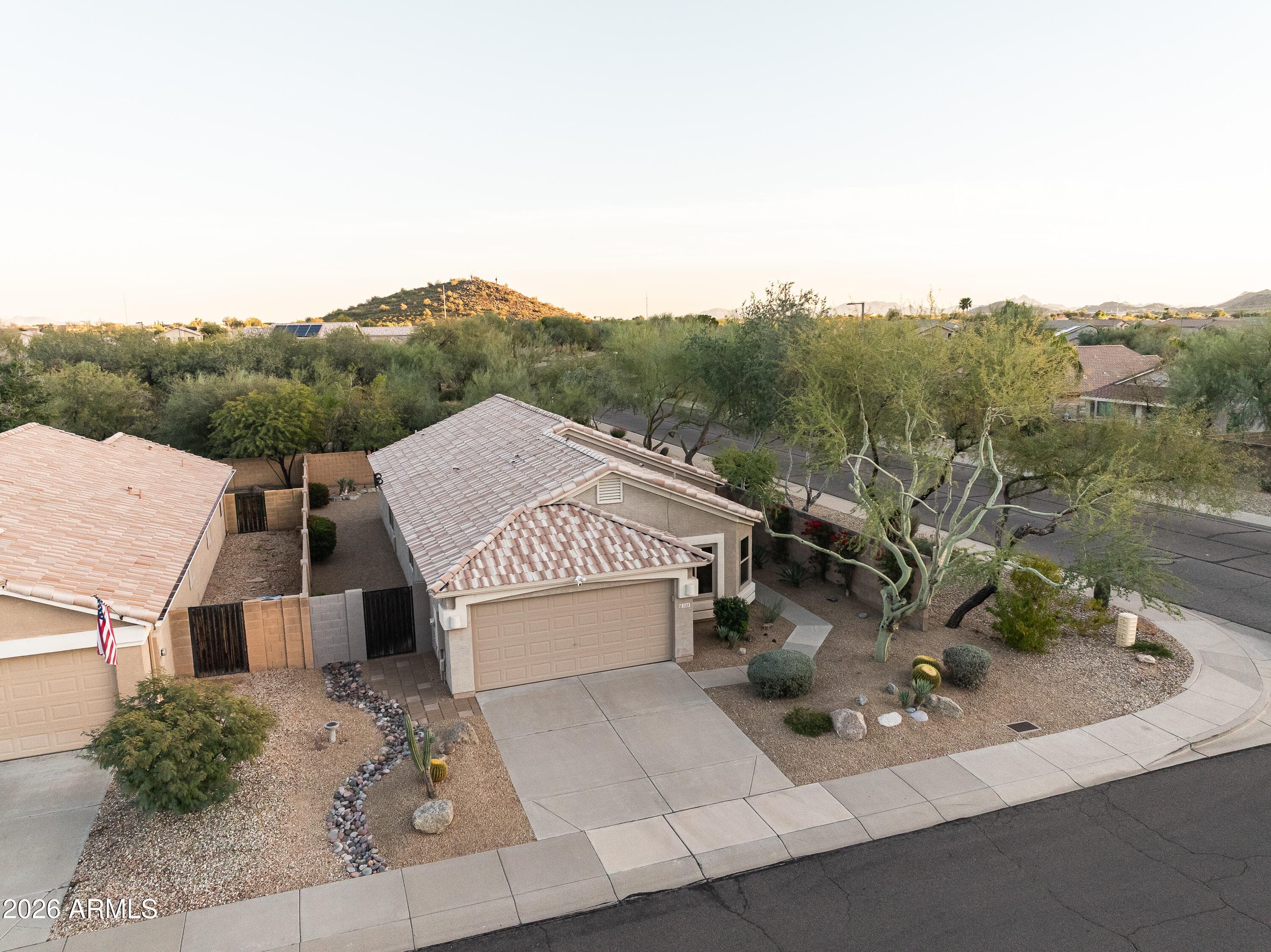 2135 E Mariposa Grande St — photo 2