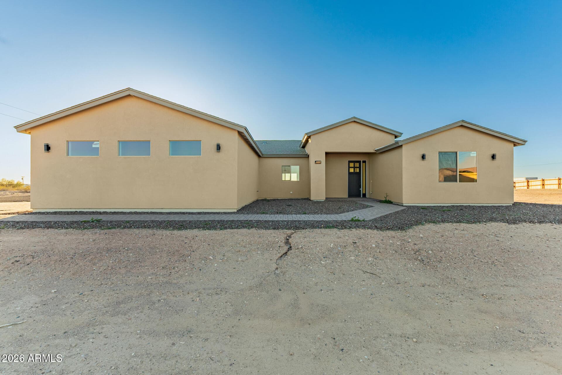 35504 W Jefferson St — photo 1