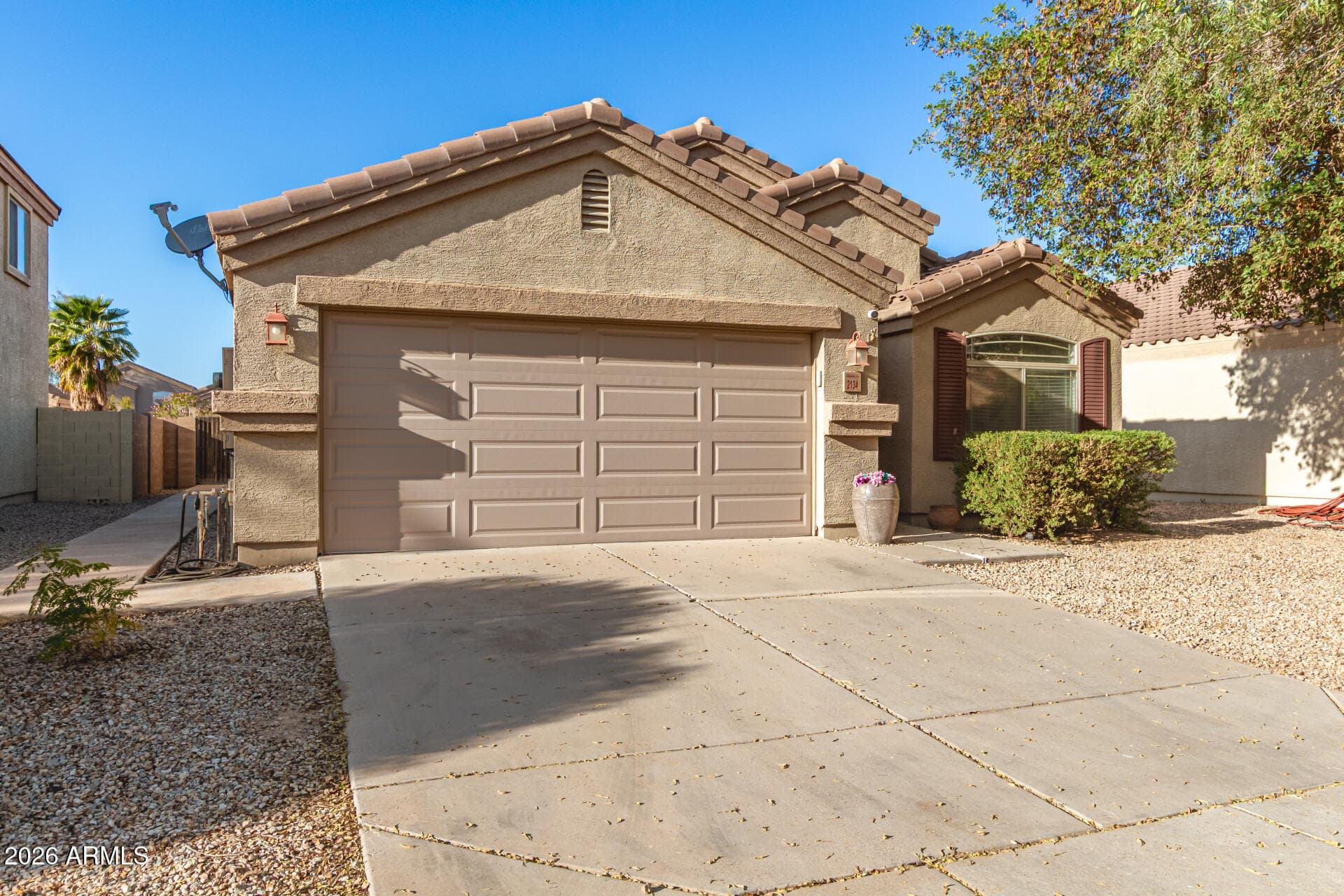 2134 W Wilson Ave — photo 2