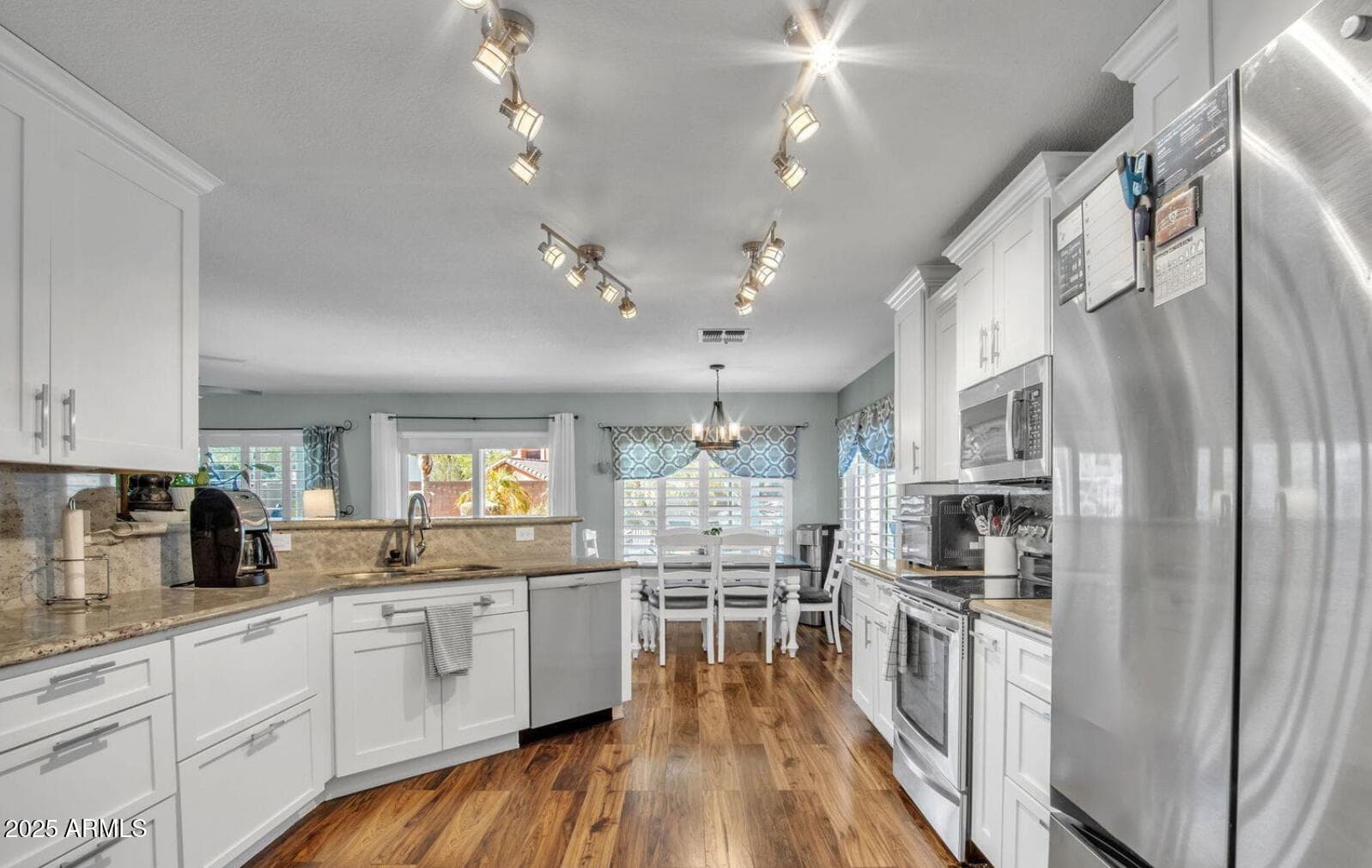 2302 E Paraiso Dr — photo 1