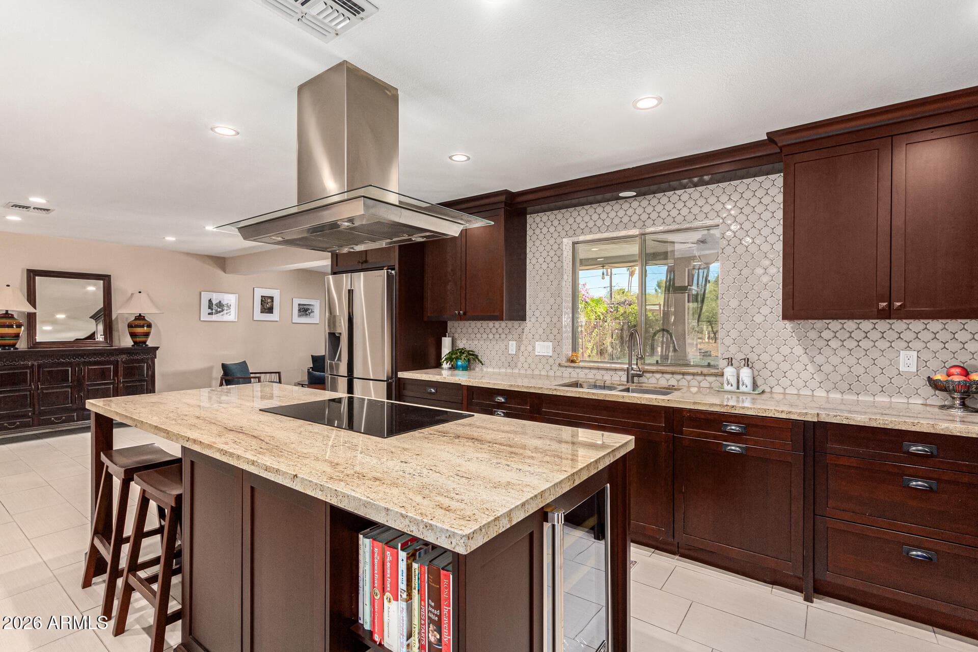 12423 N 64th St — photo 2