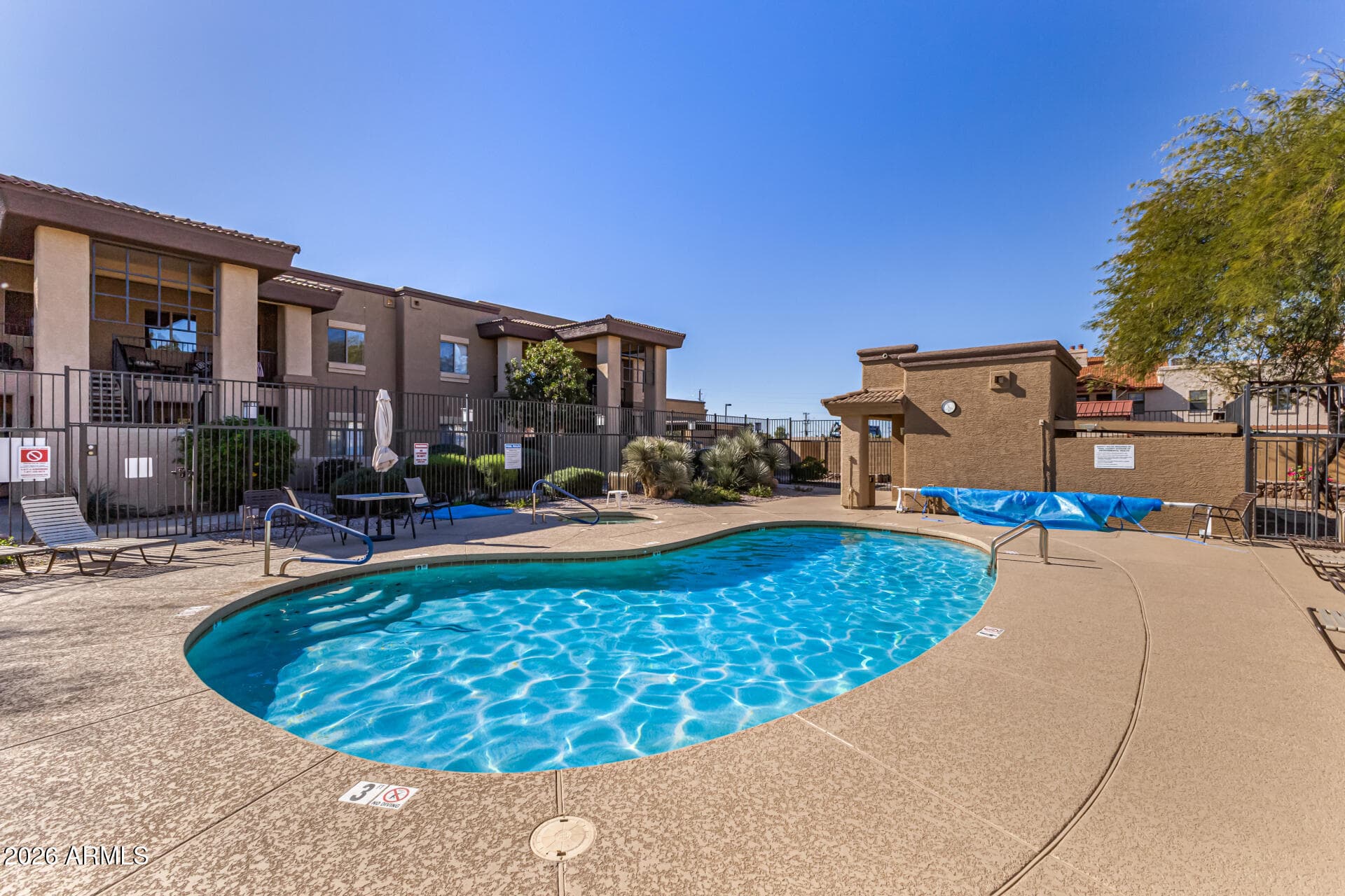 537 S Delaware Dr 221 — photo 2
