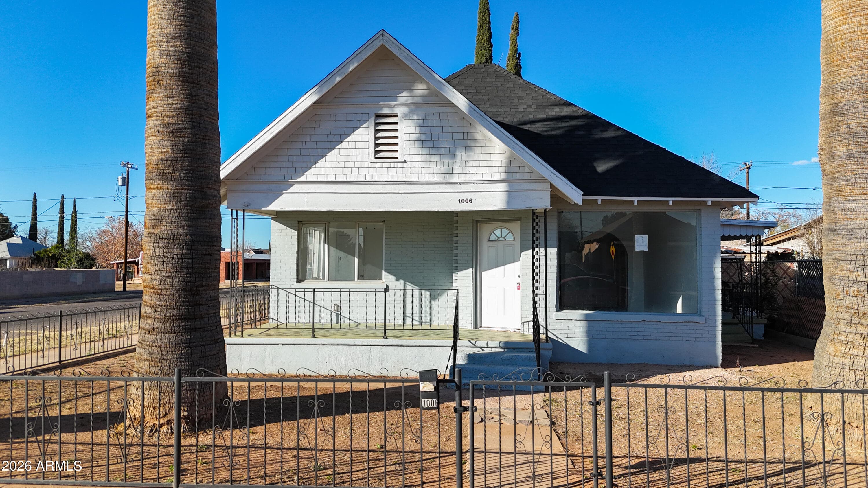 1006 E 7th St — photo 1