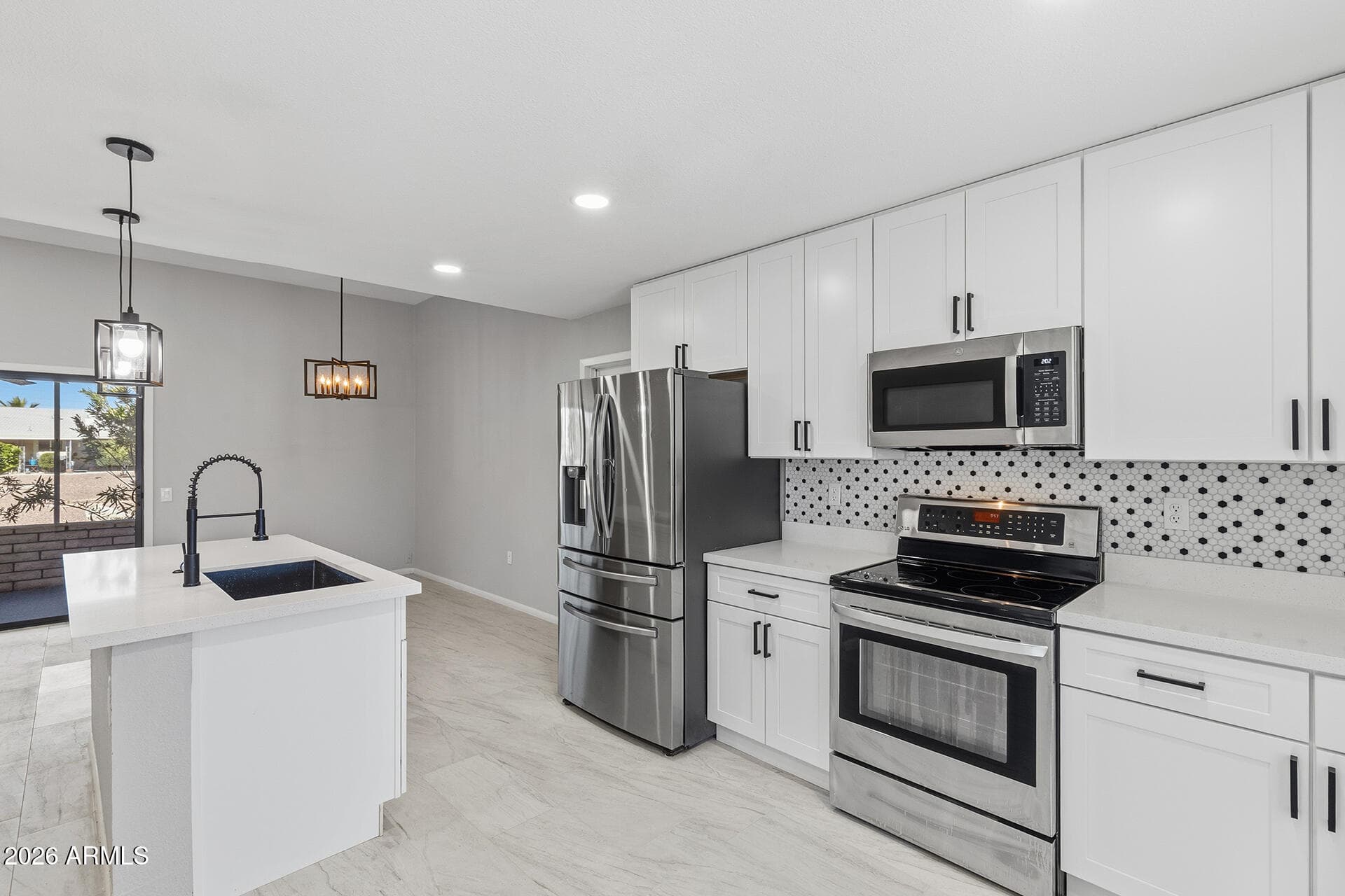 16817 N Meadow Park Dr — photo 1