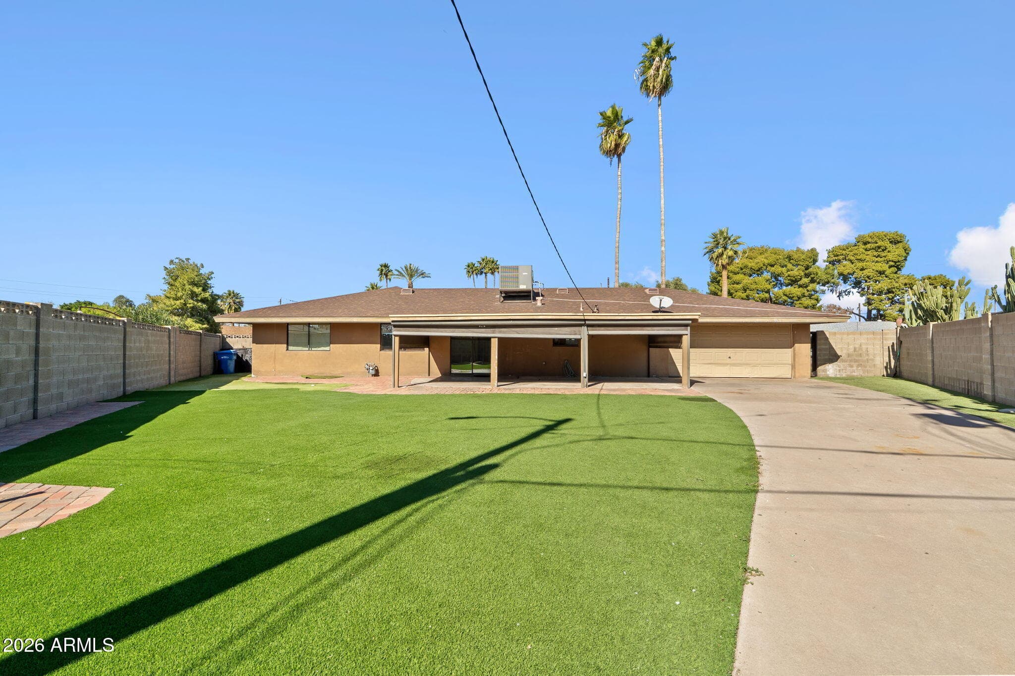 2055 W Edgemont Ave — photo 2