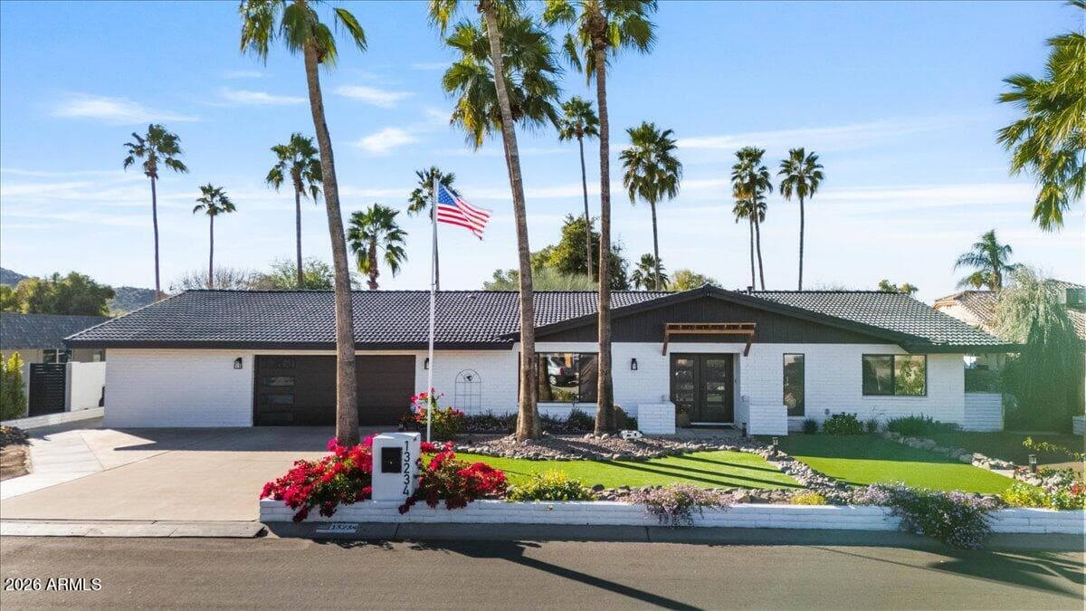 13234 N 11th Ave — photo 1