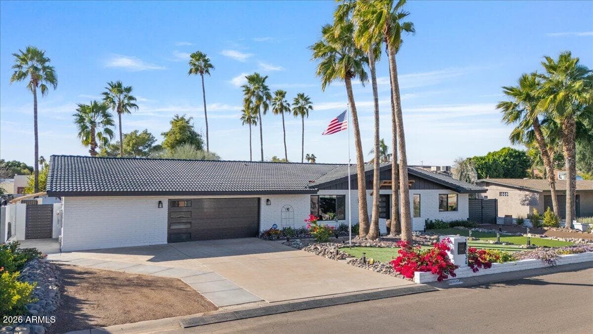 13234 N 11th Ave — photo 2