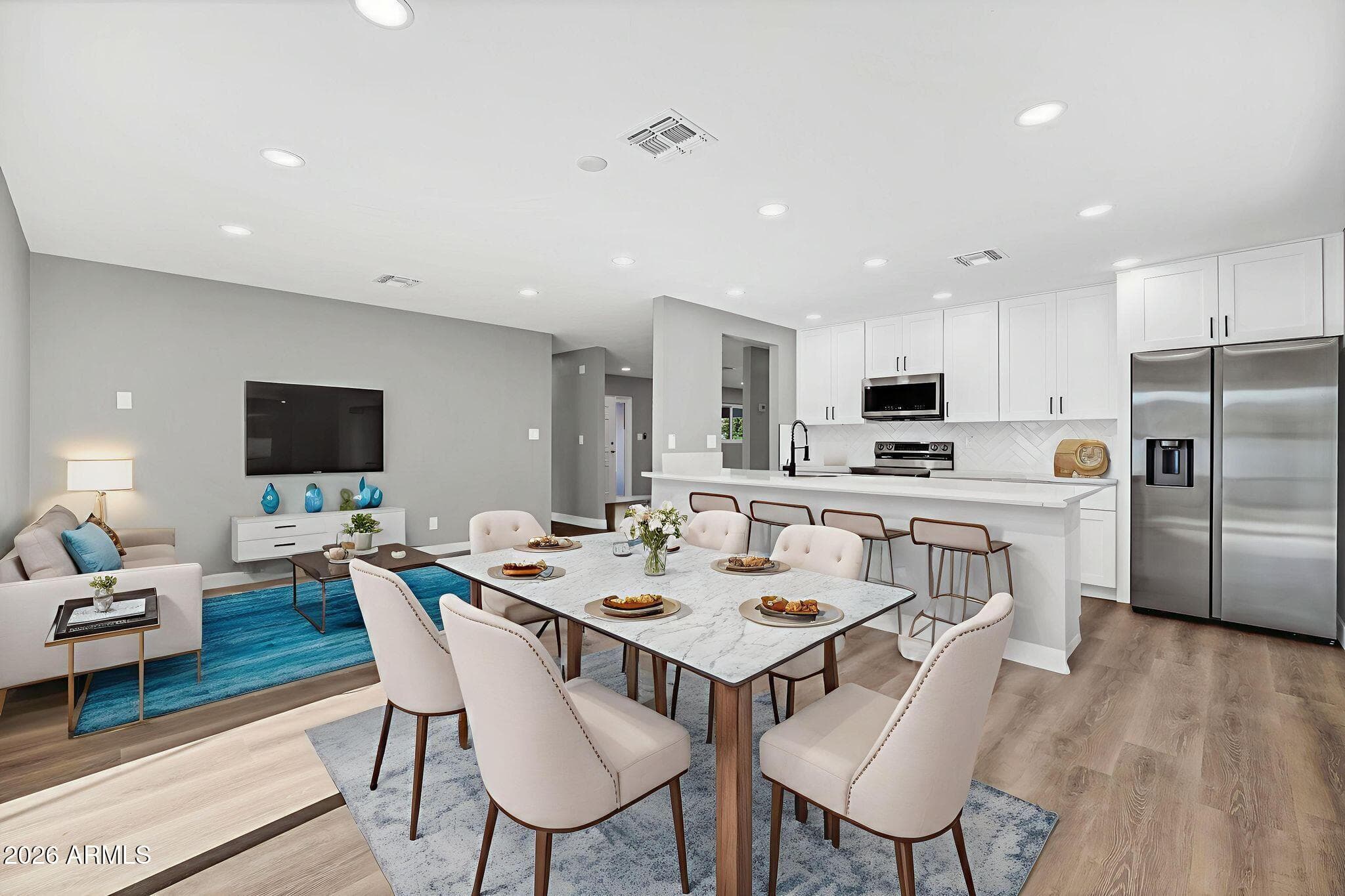 8219 E Whitton Ave — photo 1