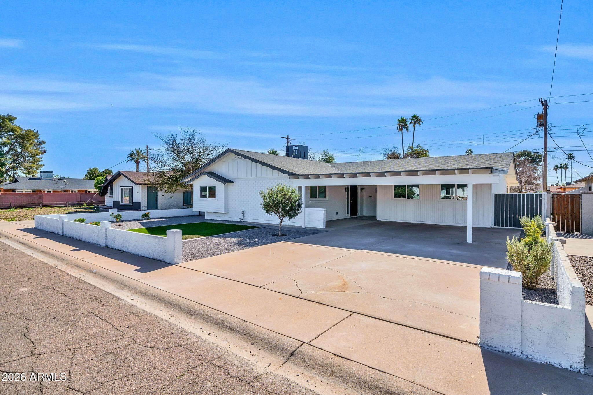 8219 E Whitton Ave — photo 2