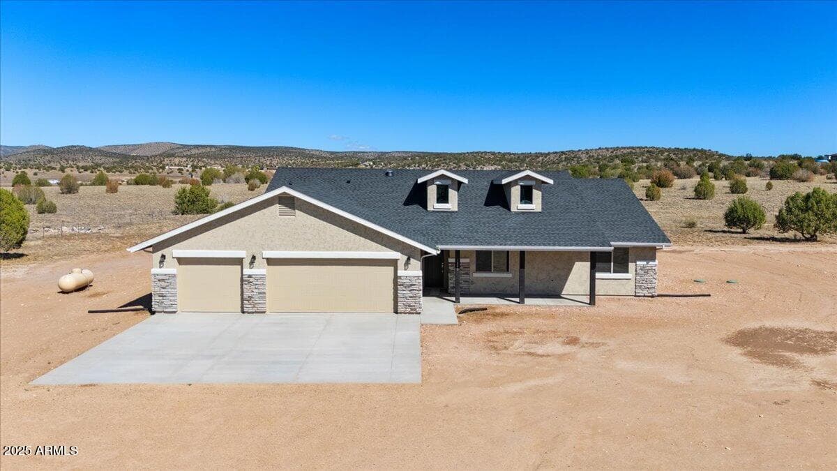 1220 E Cougar Ridge Rd — photo 1