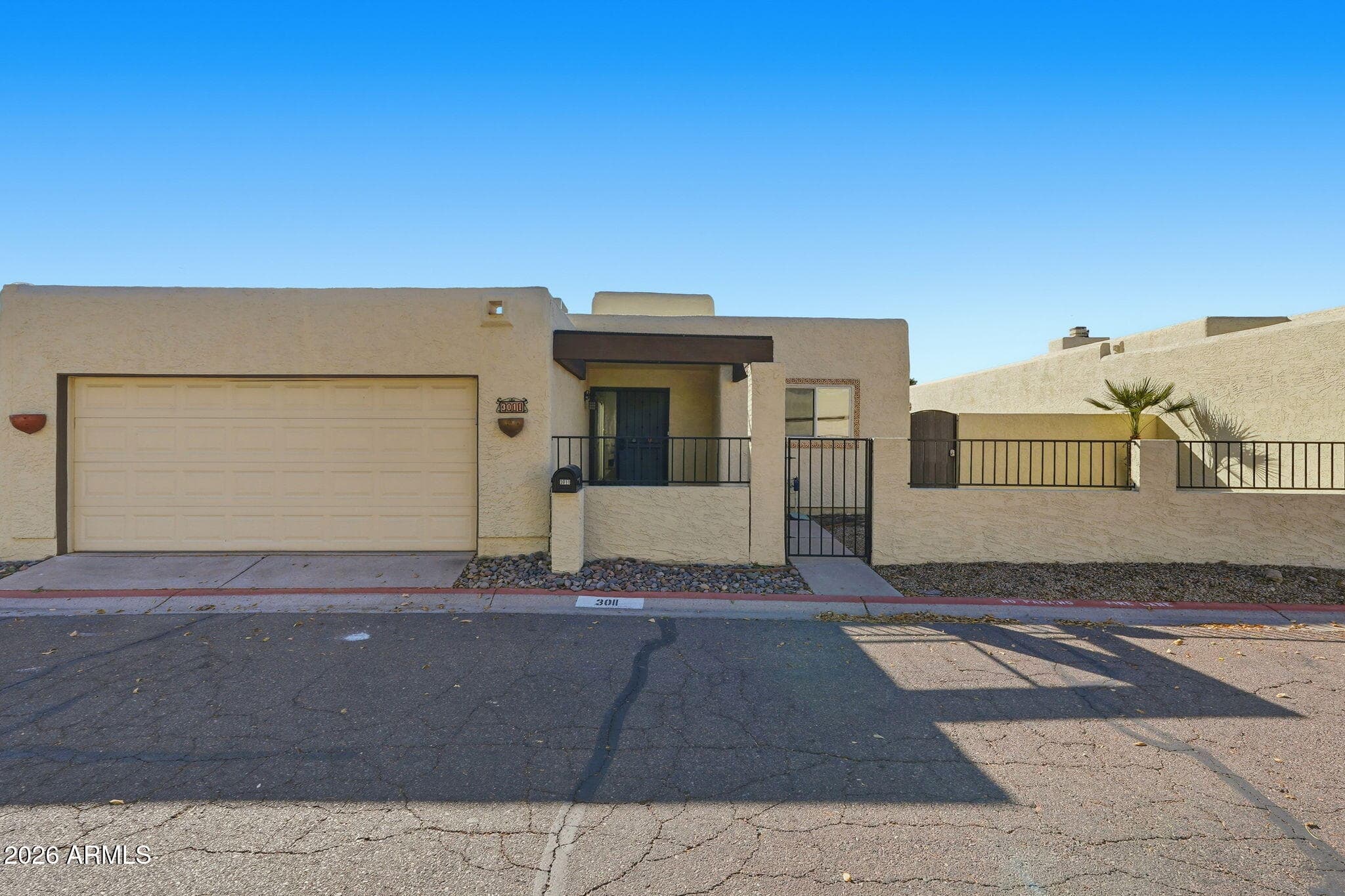 3011 W Sierra St — photo 1