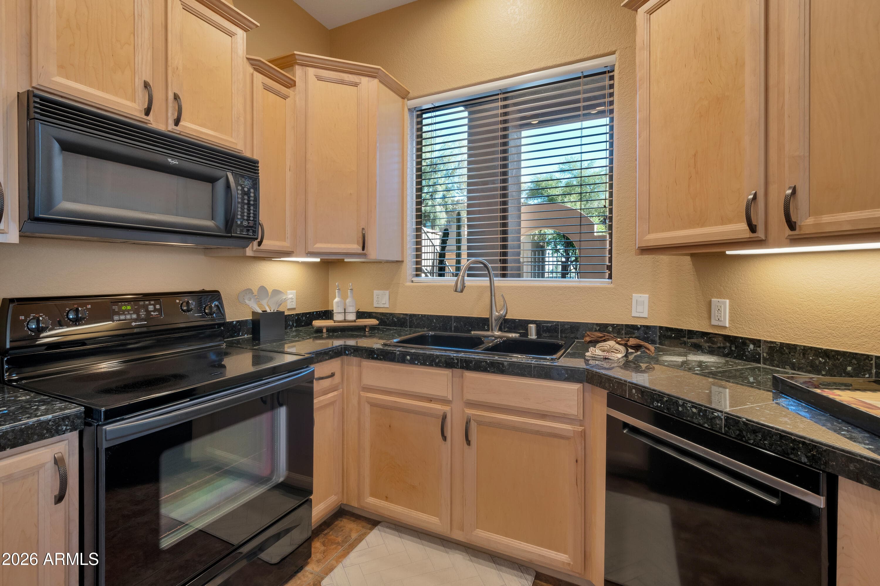 7027 N Scottsdale Rd 125 — photo 2