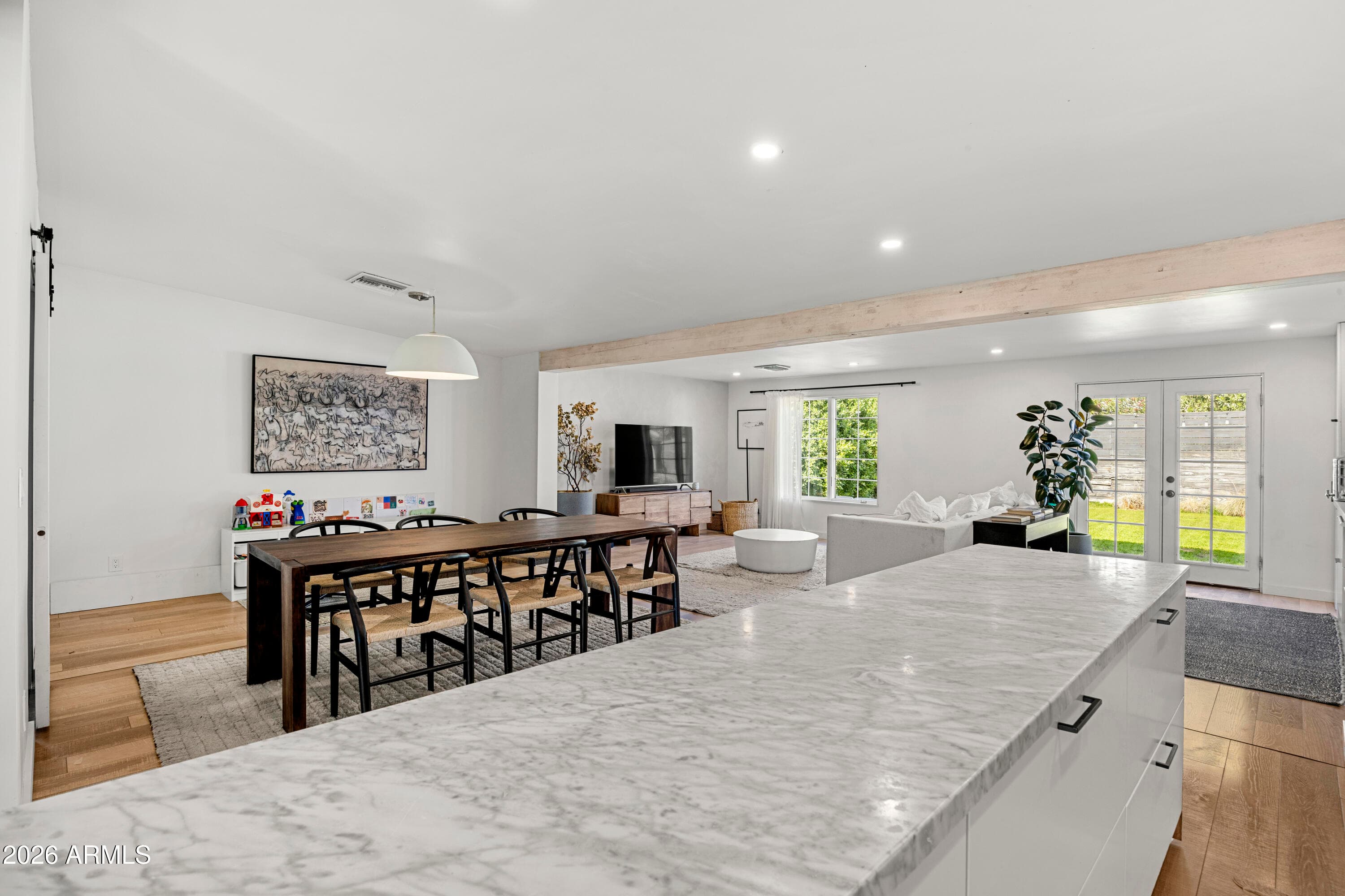 4614 E Devonshire Ave — photo 2