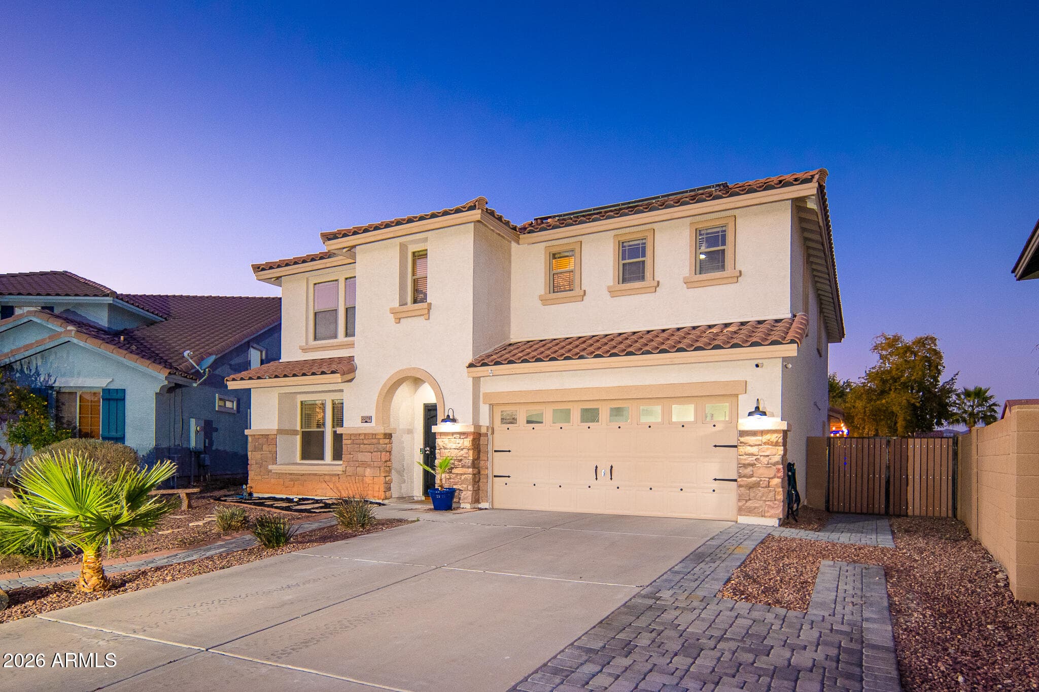 22178 W Moonlight Path — photo 1
