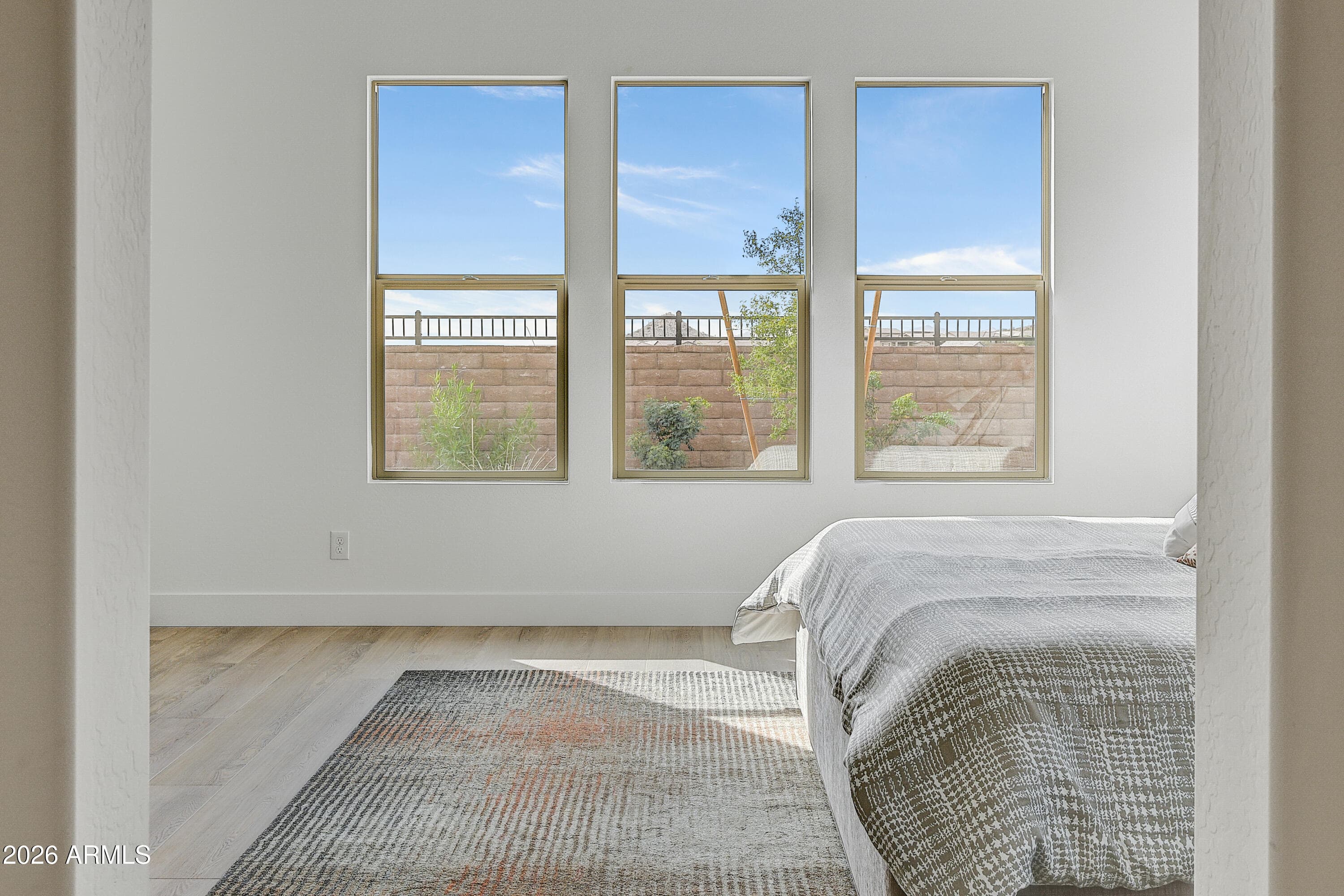 33424 N Chevelon Dr — photo 2