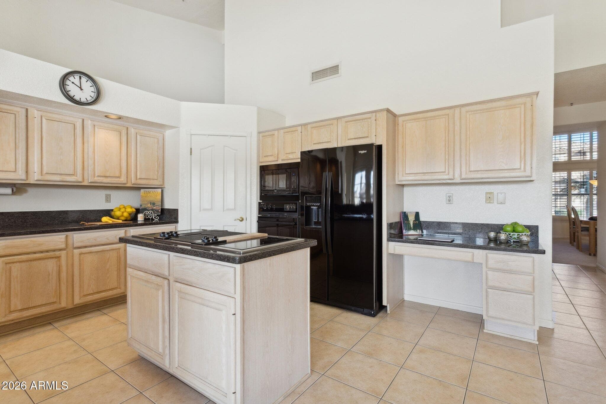 12515 E Kalil Dr — photo 1