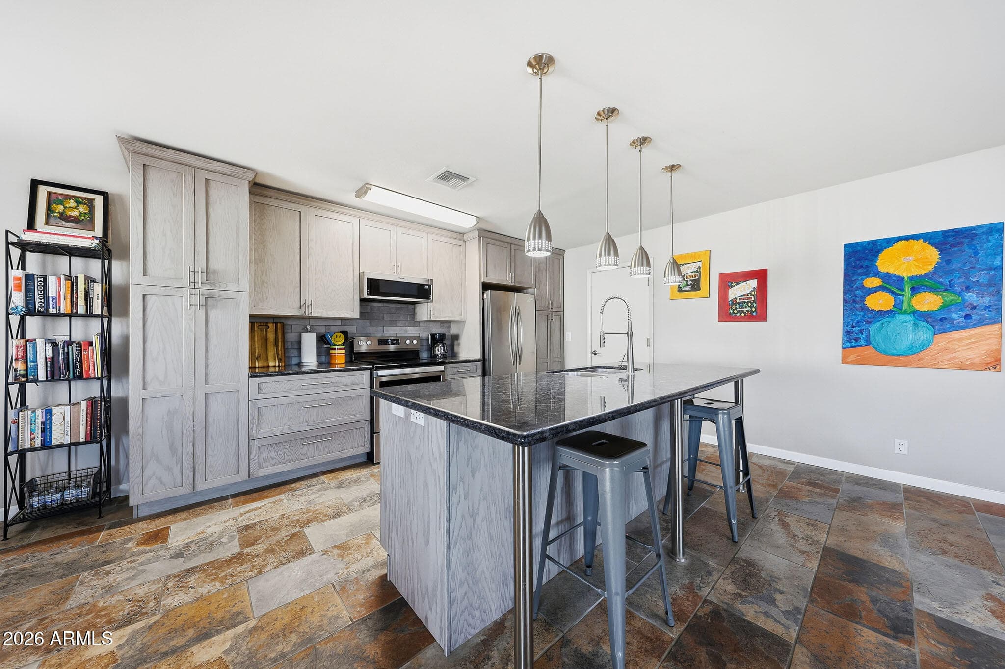 2161 N MIDDLECOFF DR - Photo 3