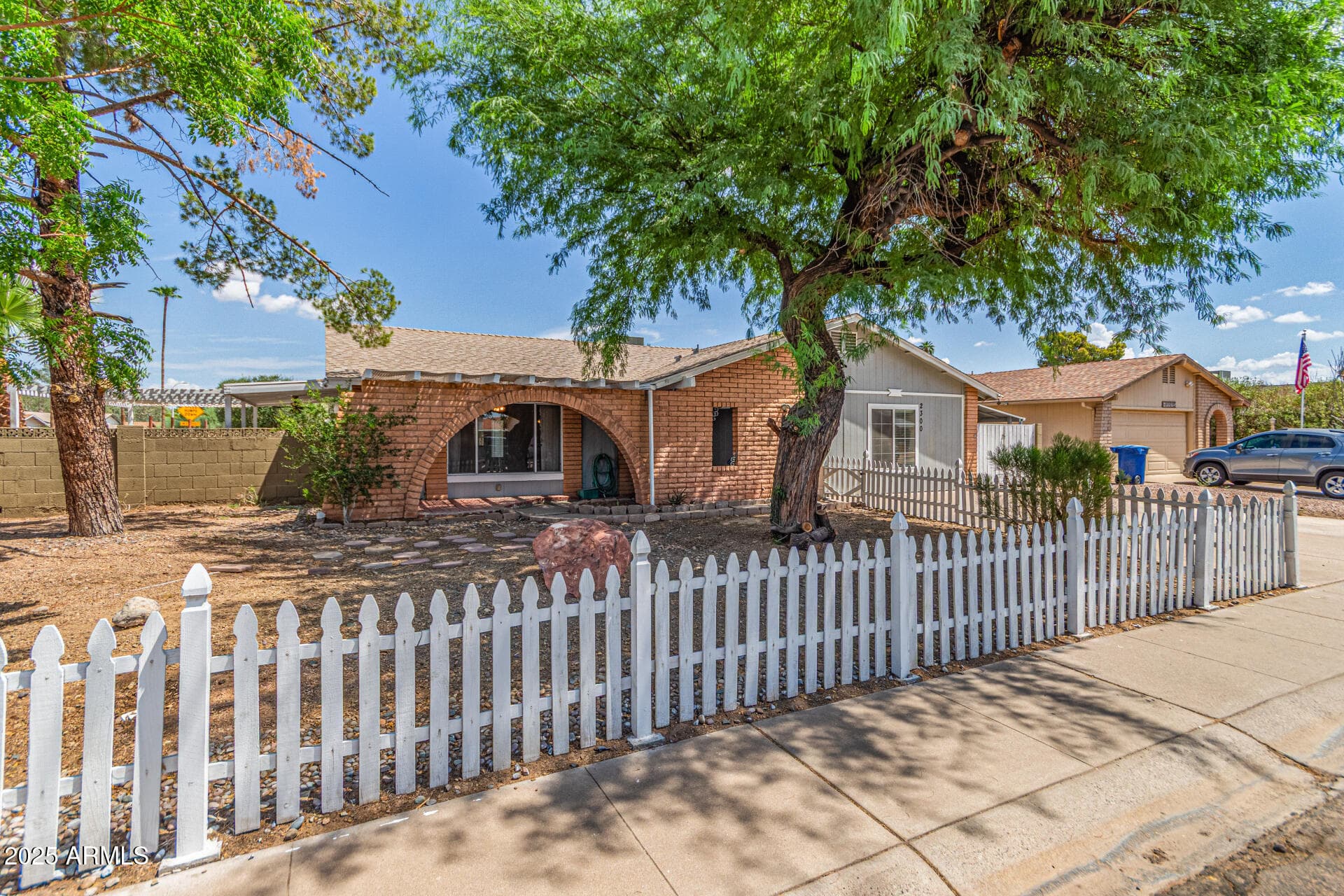 2300 E Concorda Dr — photo 2