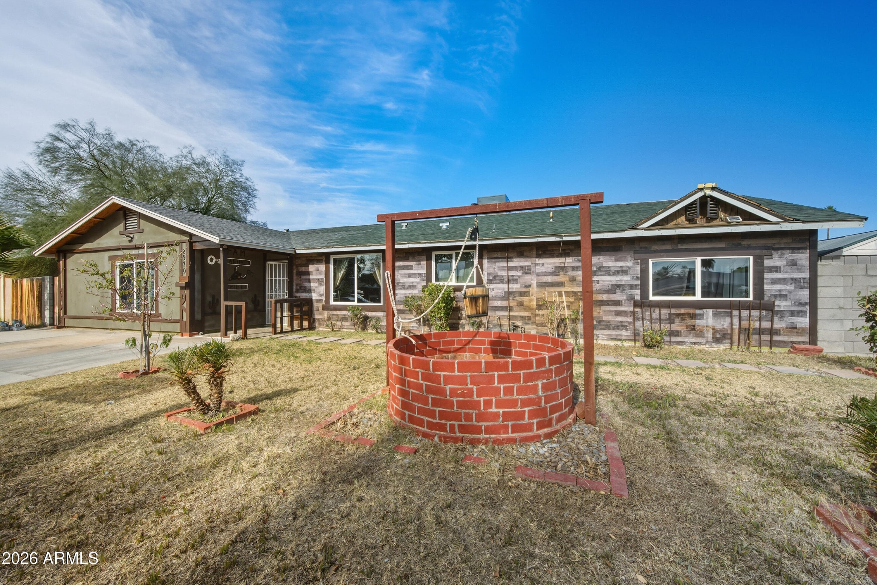 2970 N 53rd Dr — photo 1