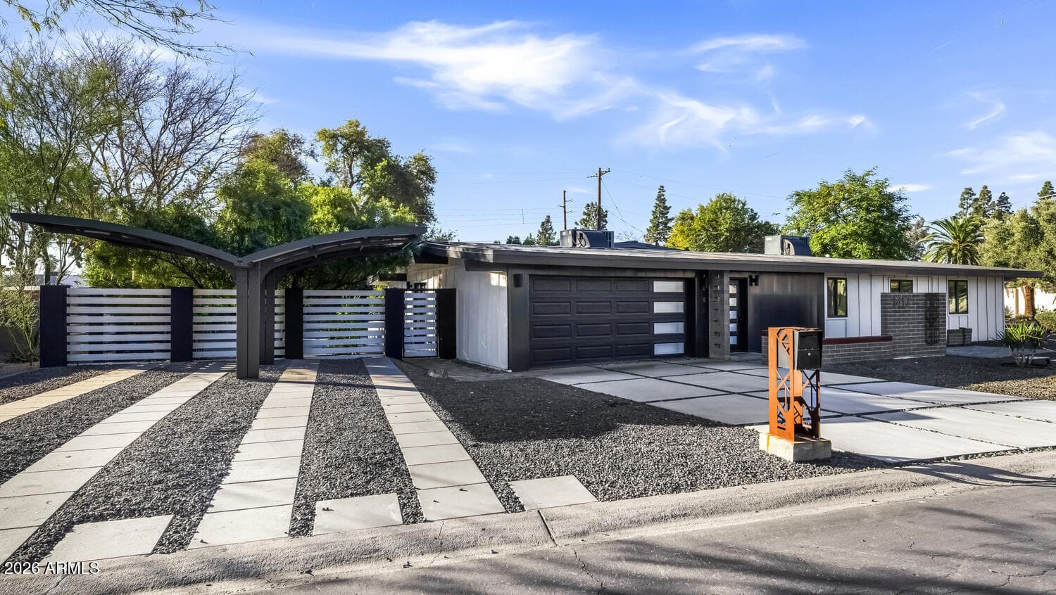 1417 W Glenn Dr — photo 37