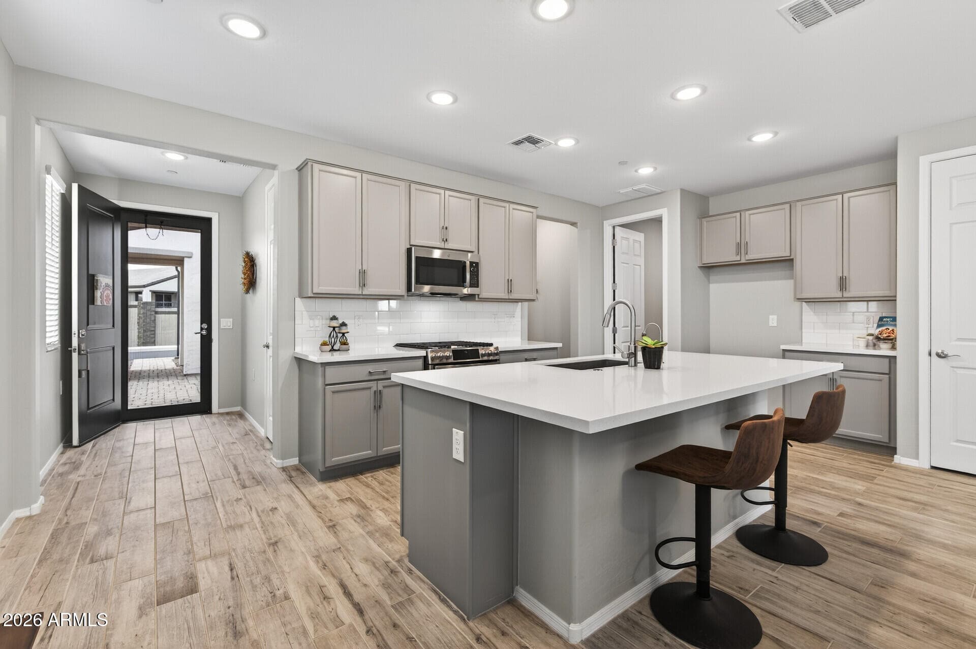 13616 W SANDRIDGE DR - Photo 1