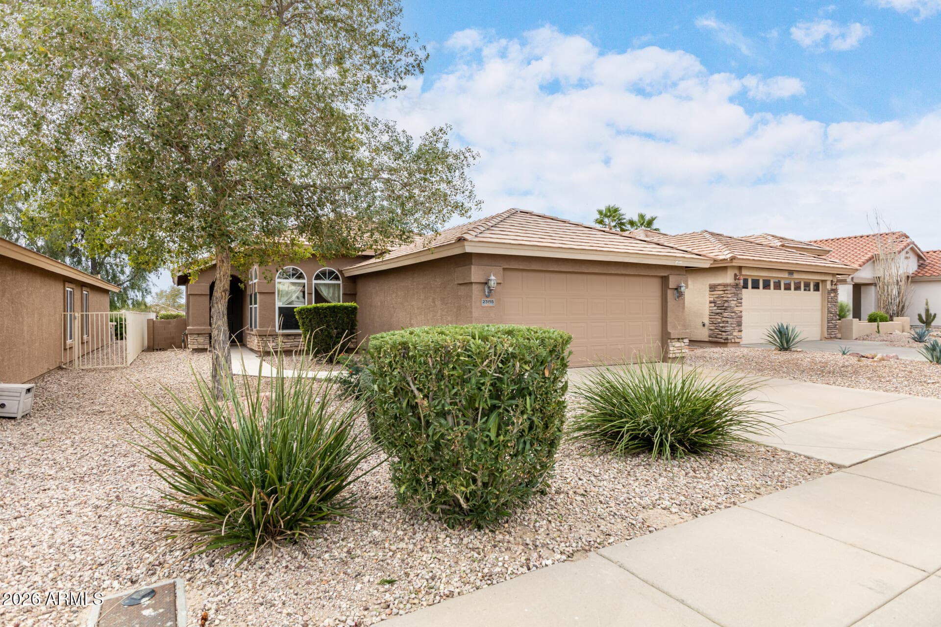23155 W Lasso Ln — photo 1