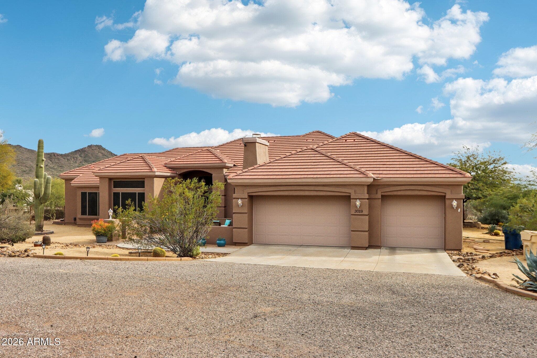 3019 W Carriage Dr — photo 1