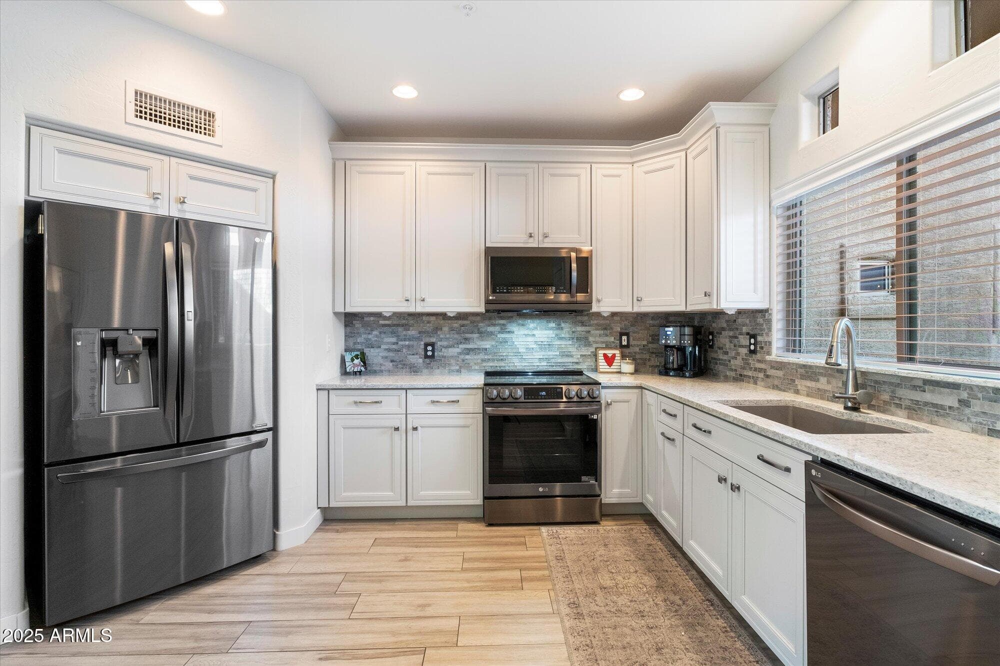 8880 E PARAISO DR - Photo 3