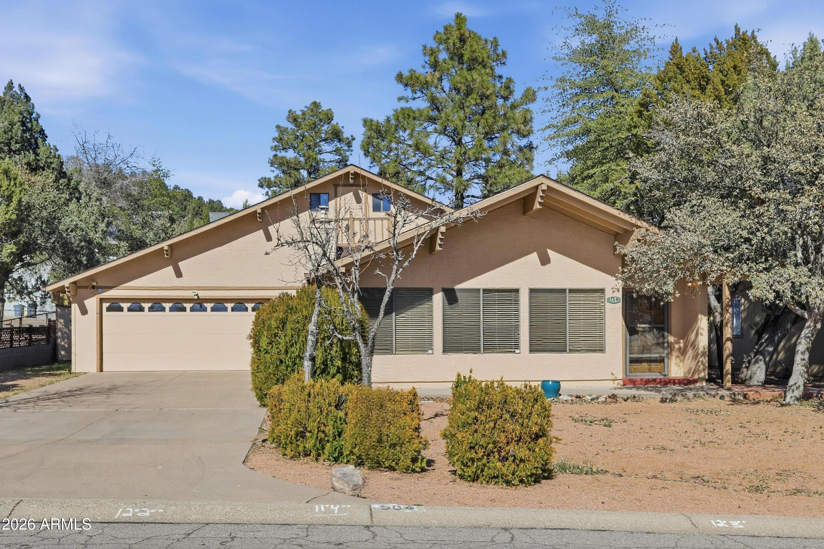 504 W Sherwood Dr — photo 1