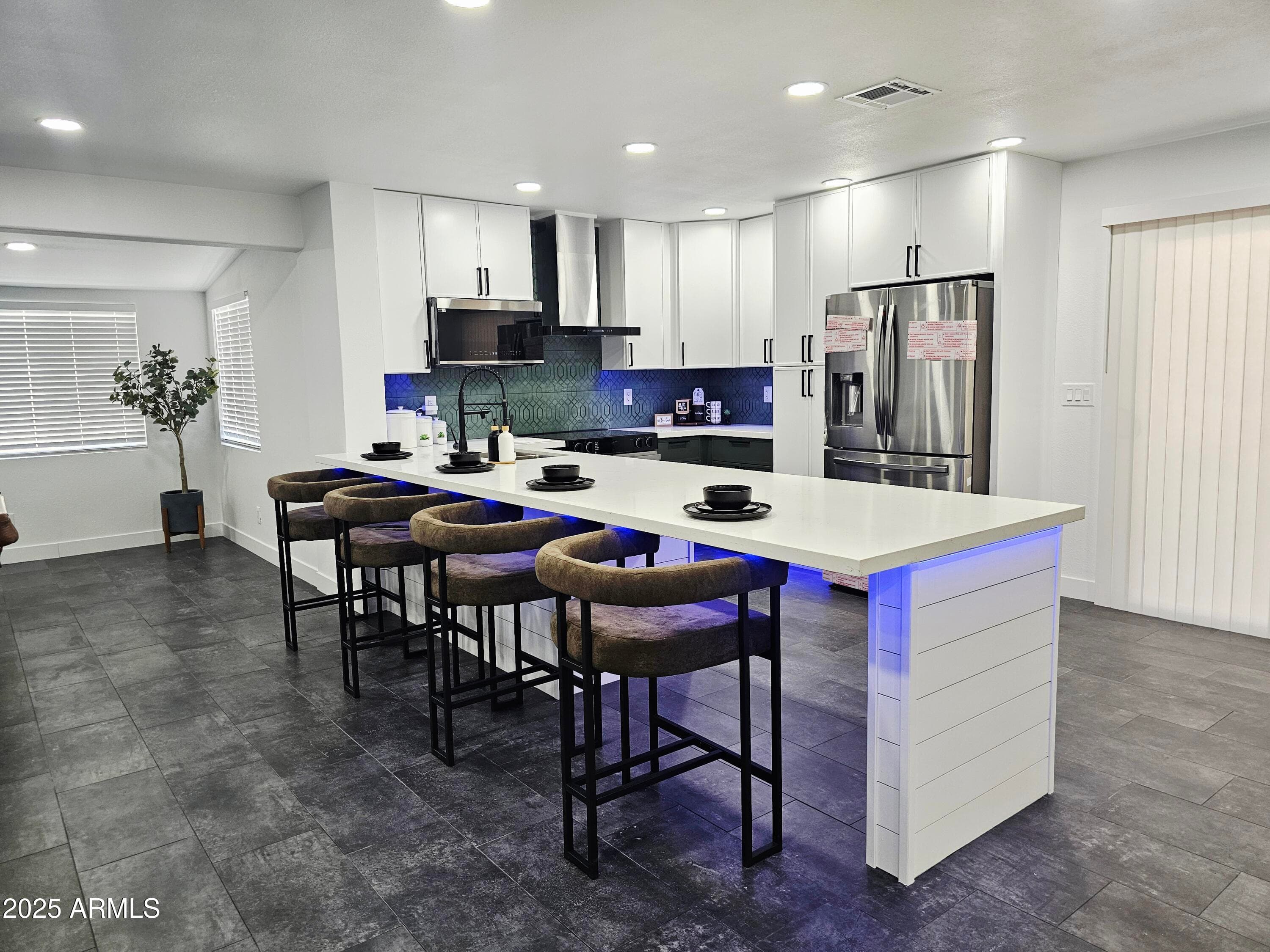 5040 N 69th Dr — photo 1