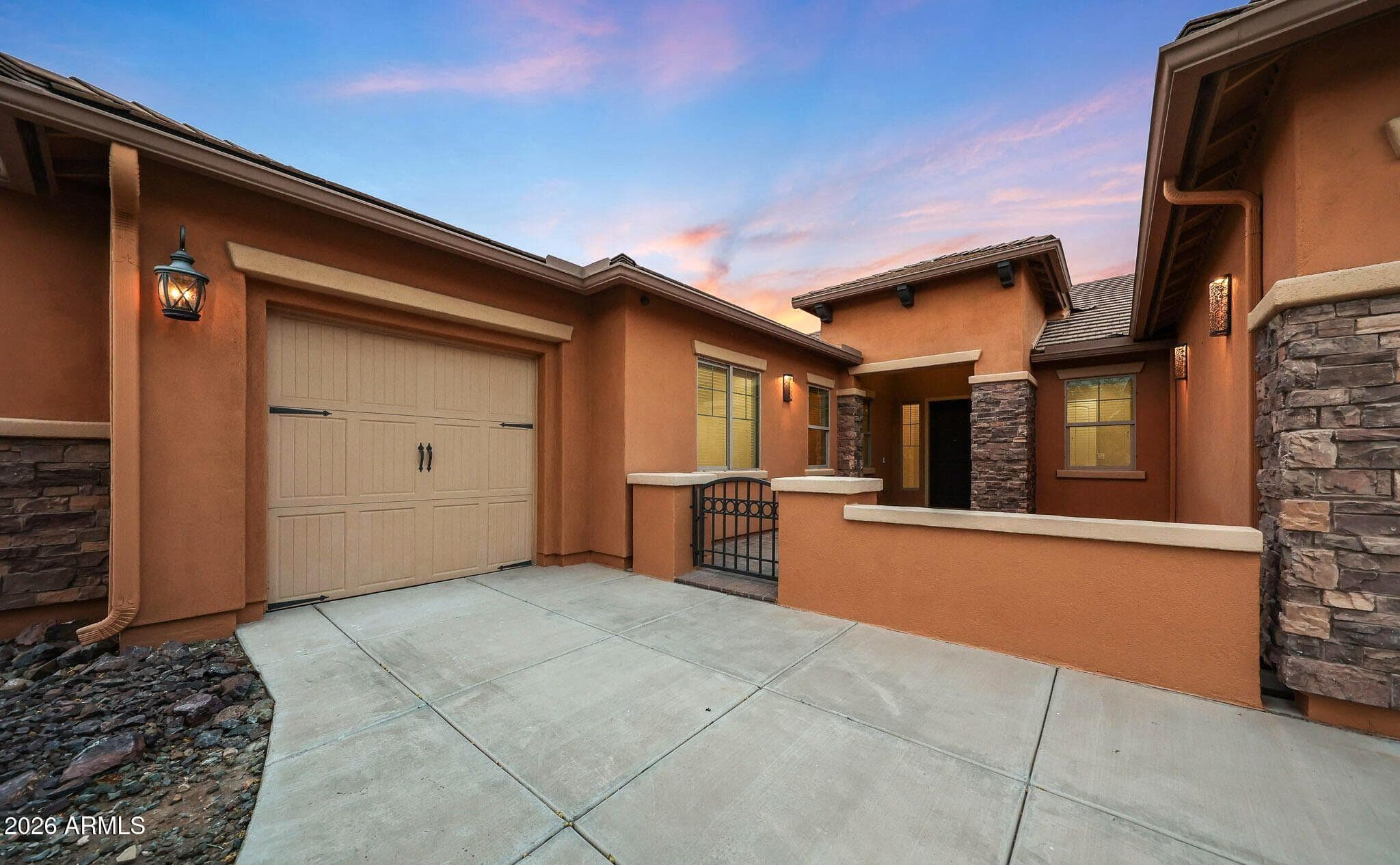 1732 W Gambit Trail — photo 2