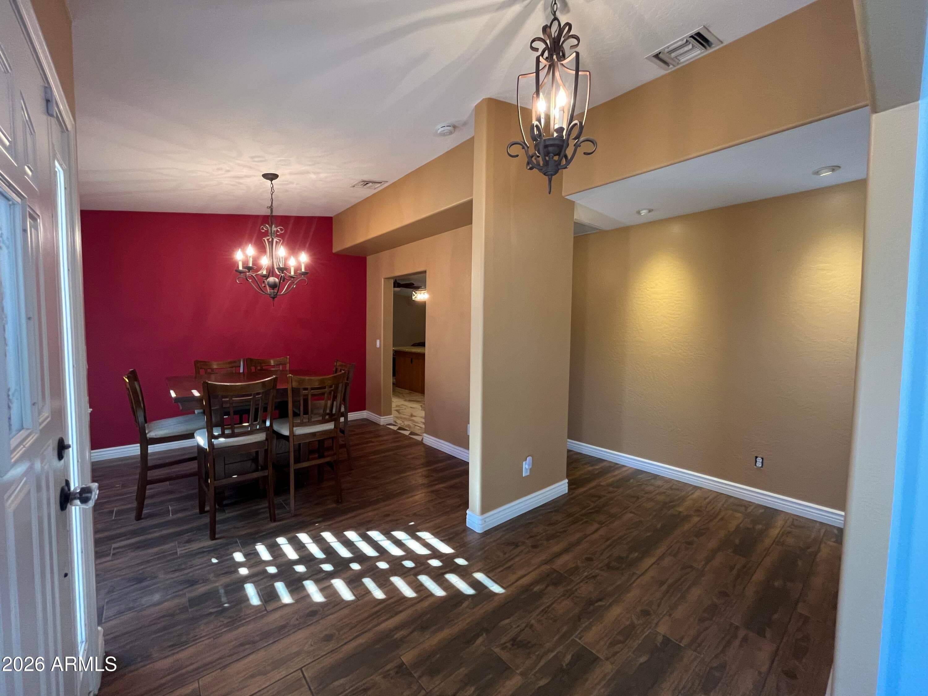 802 E Roberts Rd — photo 2