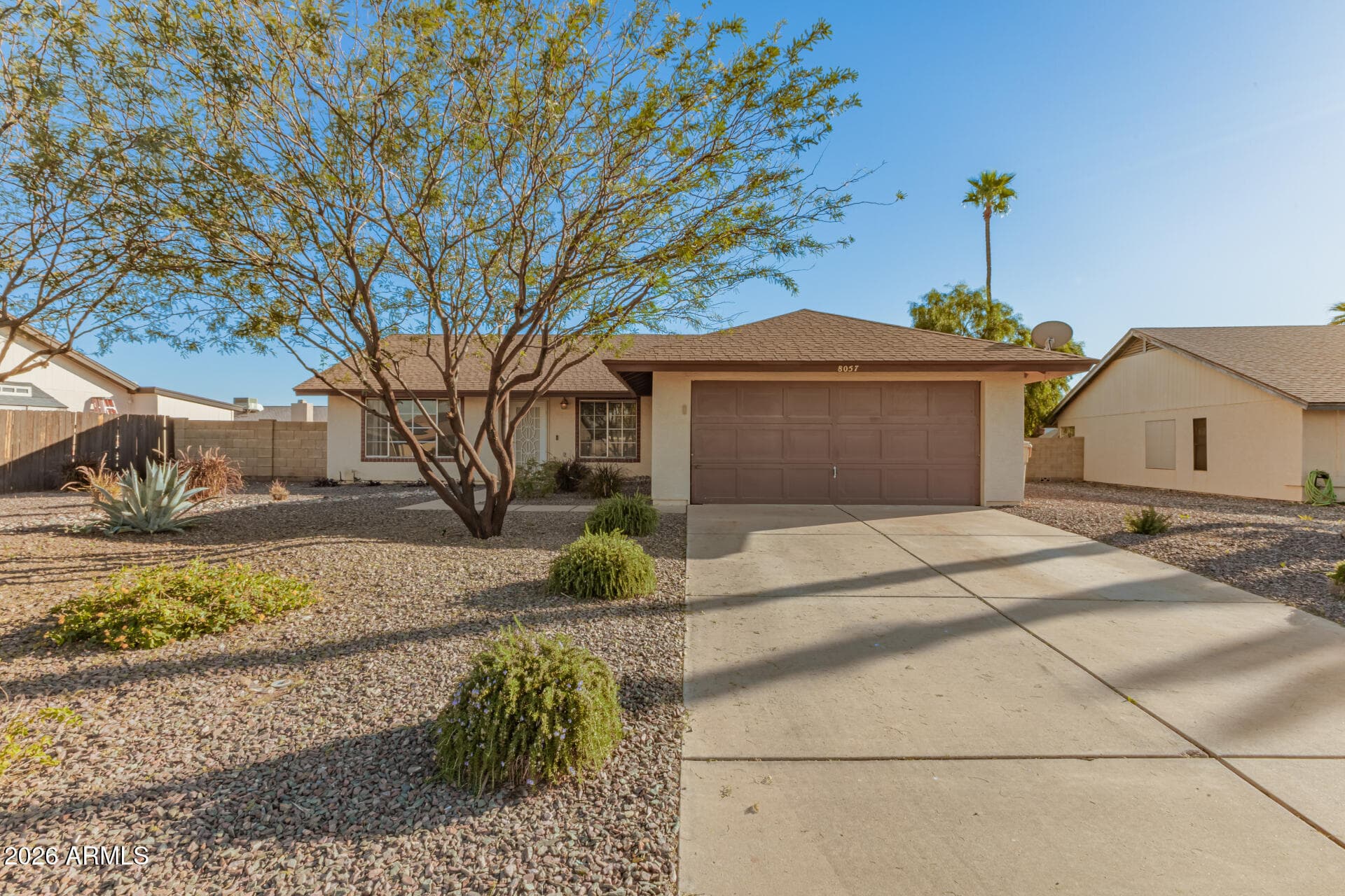 8057 W Dreyfus Dr — photo 1