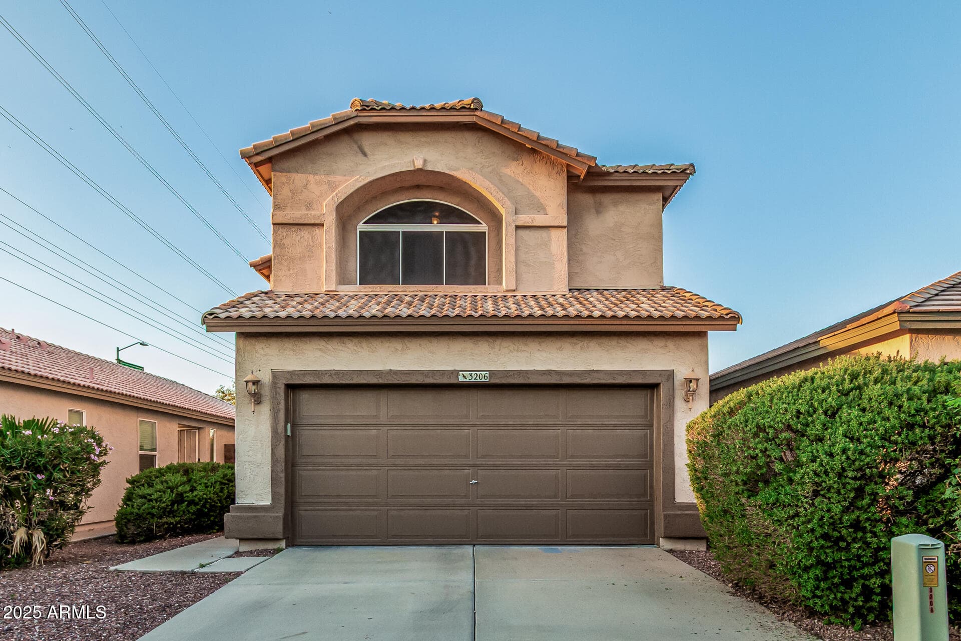 3206 E Kristal Way — photo 1