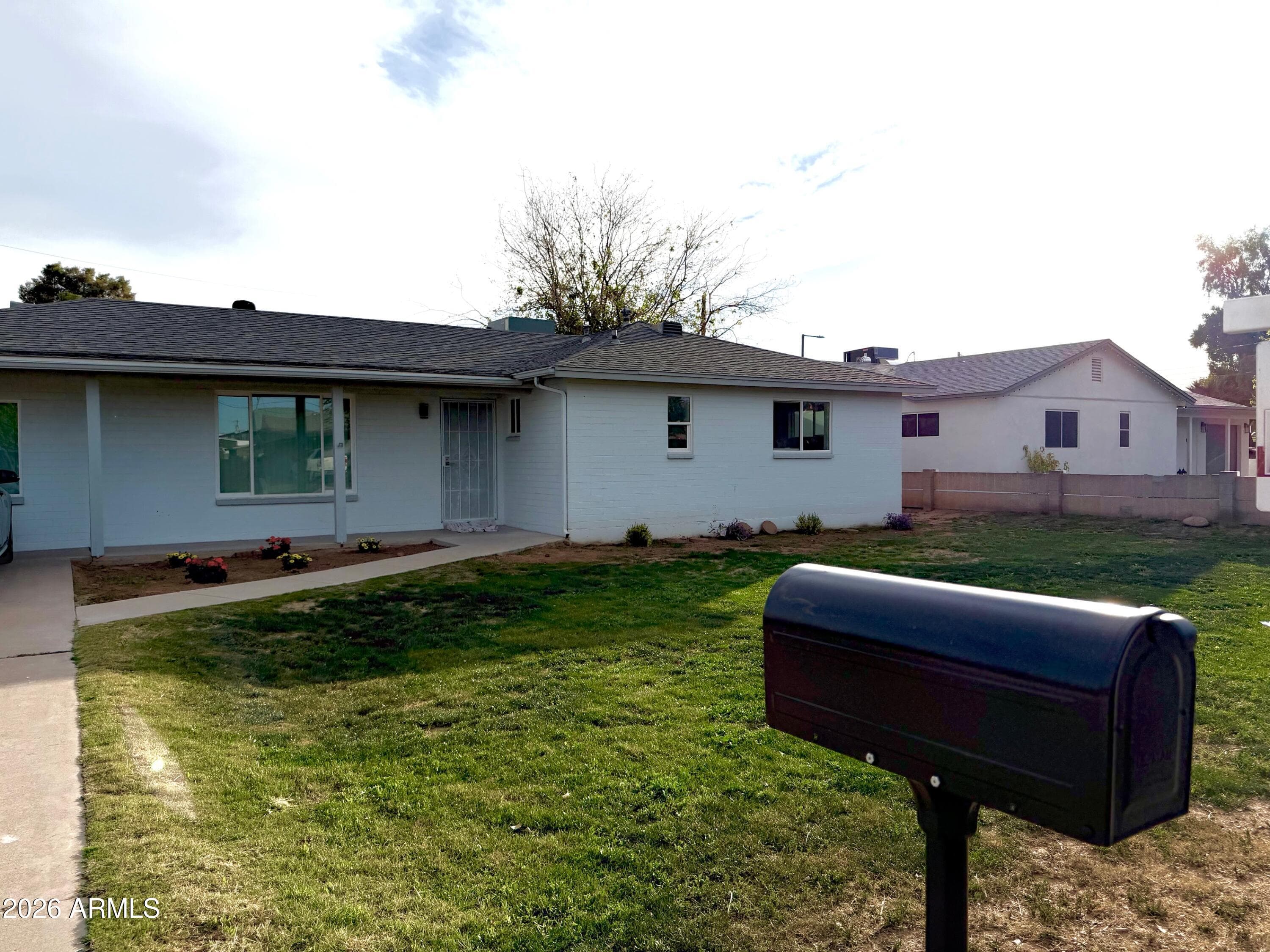 1819 W Morten Ave — photo 2