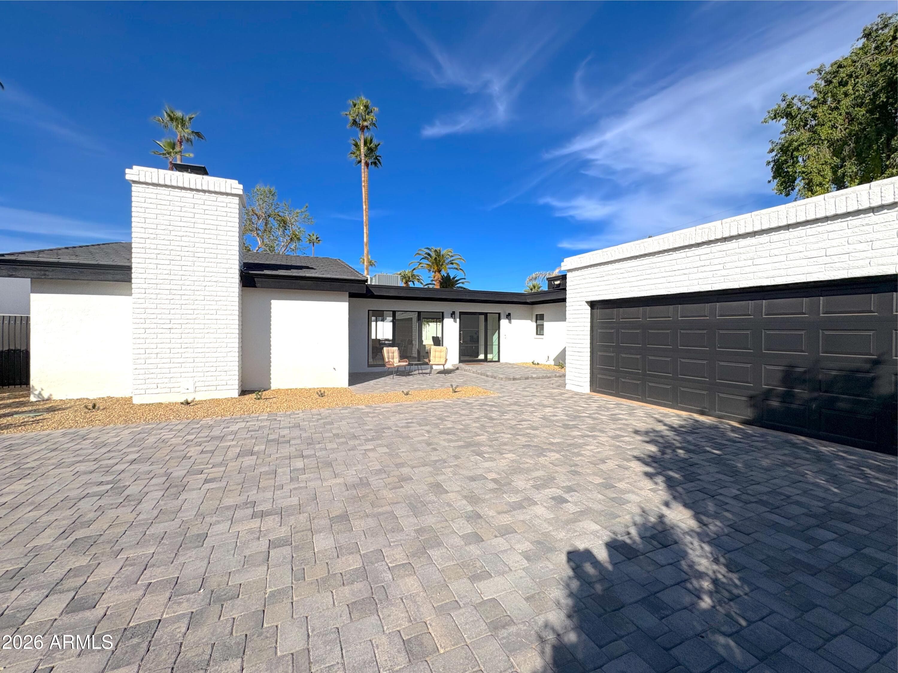 342 E Orangewood Ave — photo 2