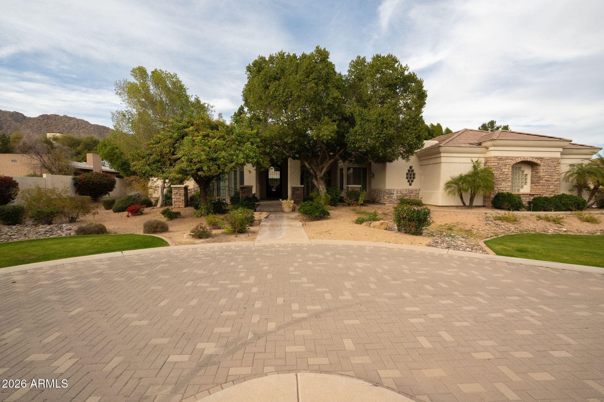 6243 E Camelback Rd — photo 1