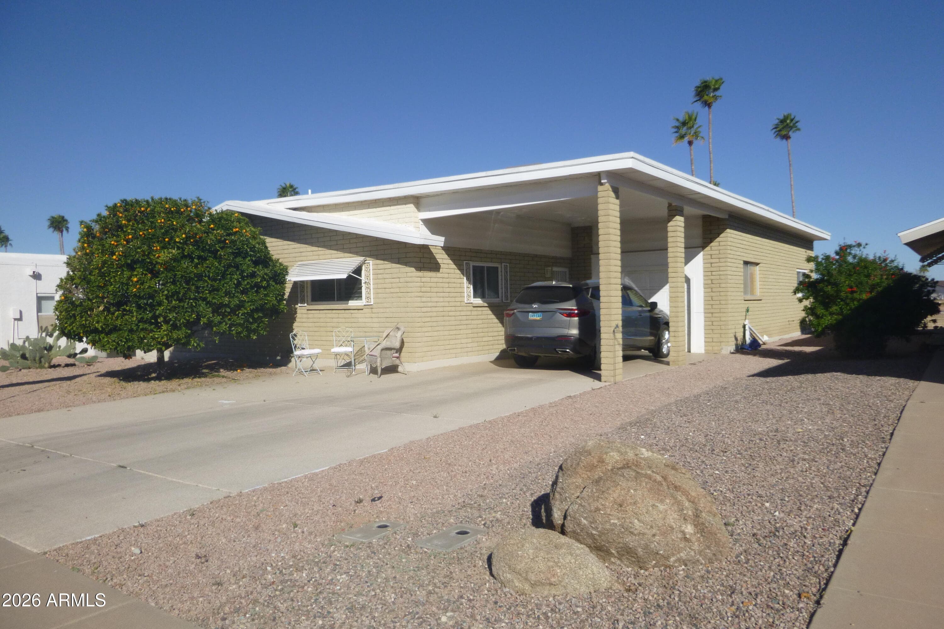 5350 E Lindstrom Ln — photo 1