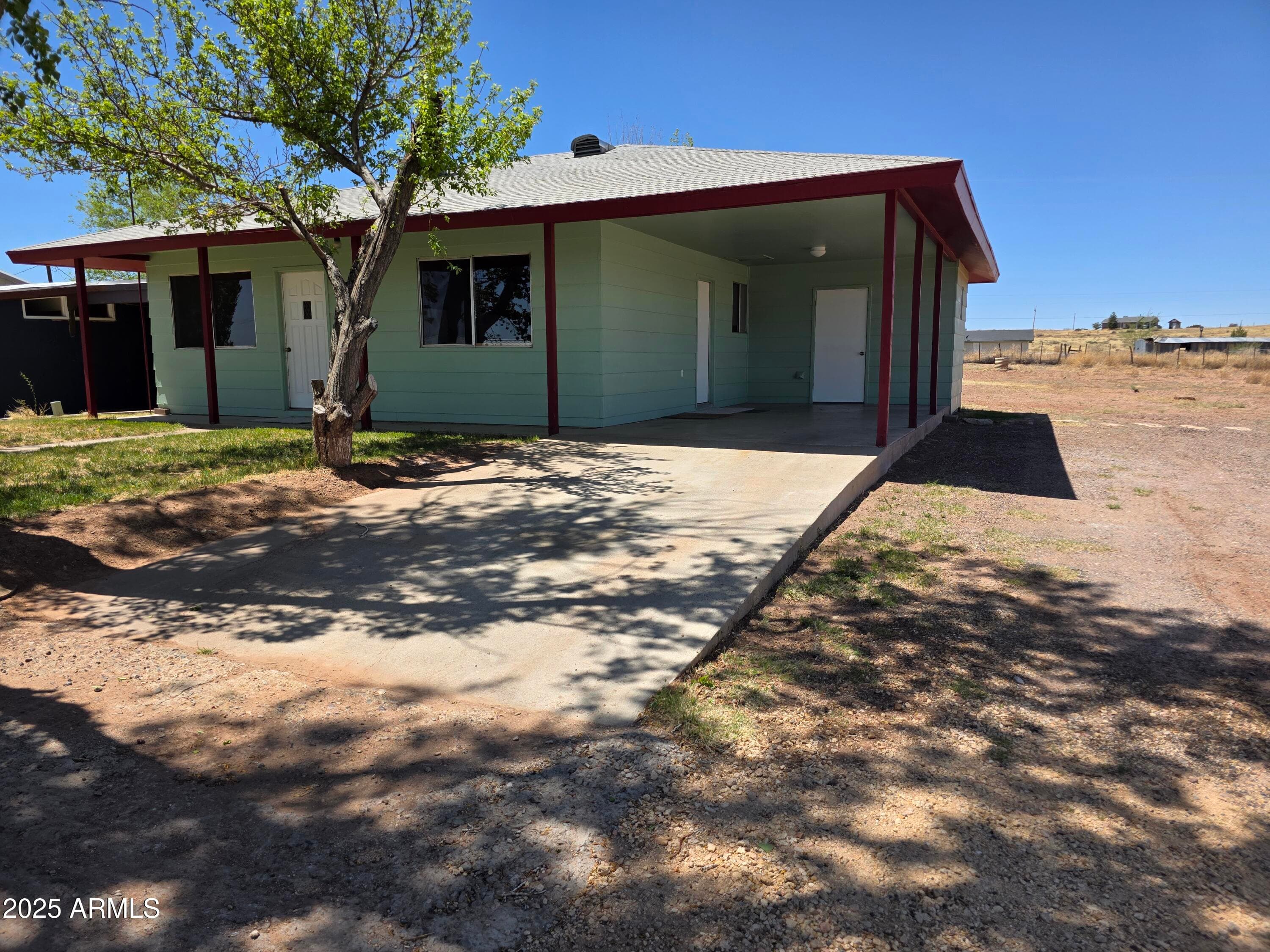 610 S 11th W Pl — photo 1