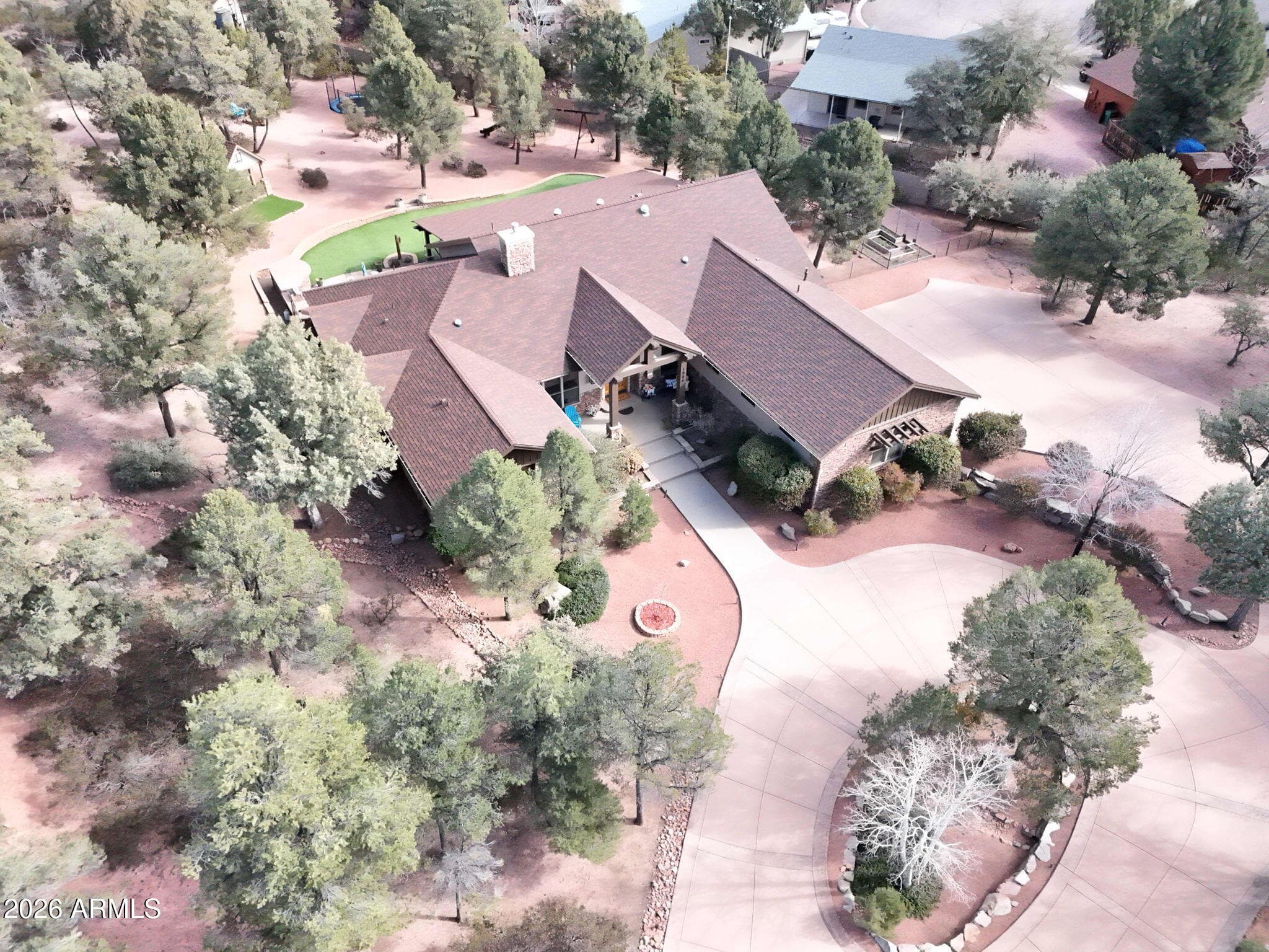 1006 W Rock Springs Circle — photo 2
