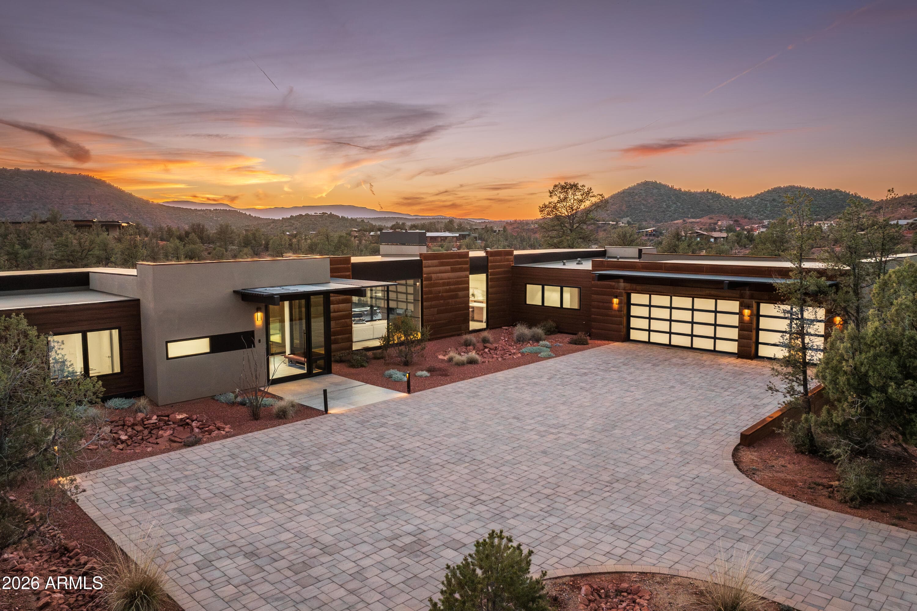 15 Harvest Ln — photo 1