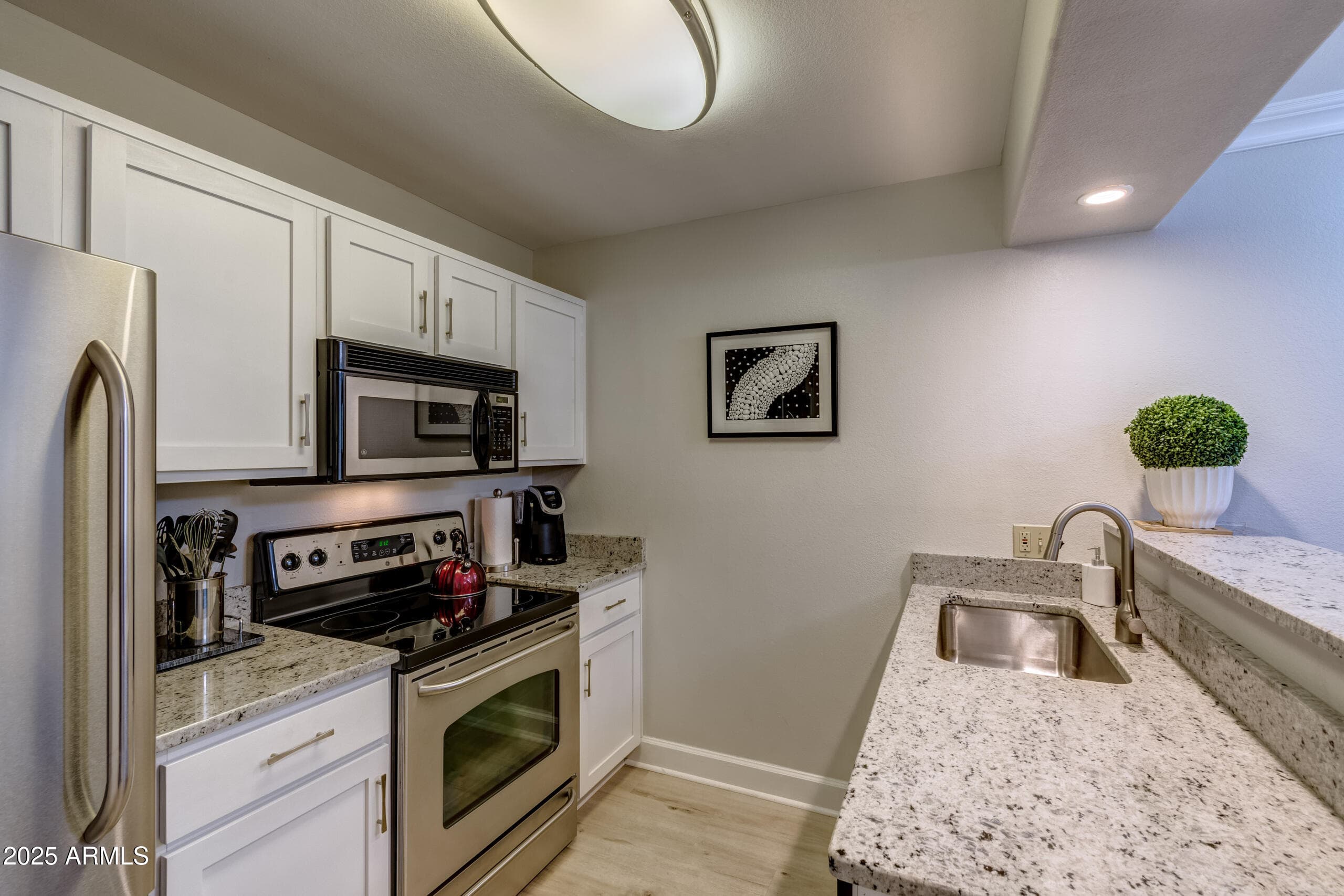 5751 N KOLB RD - Photo 5